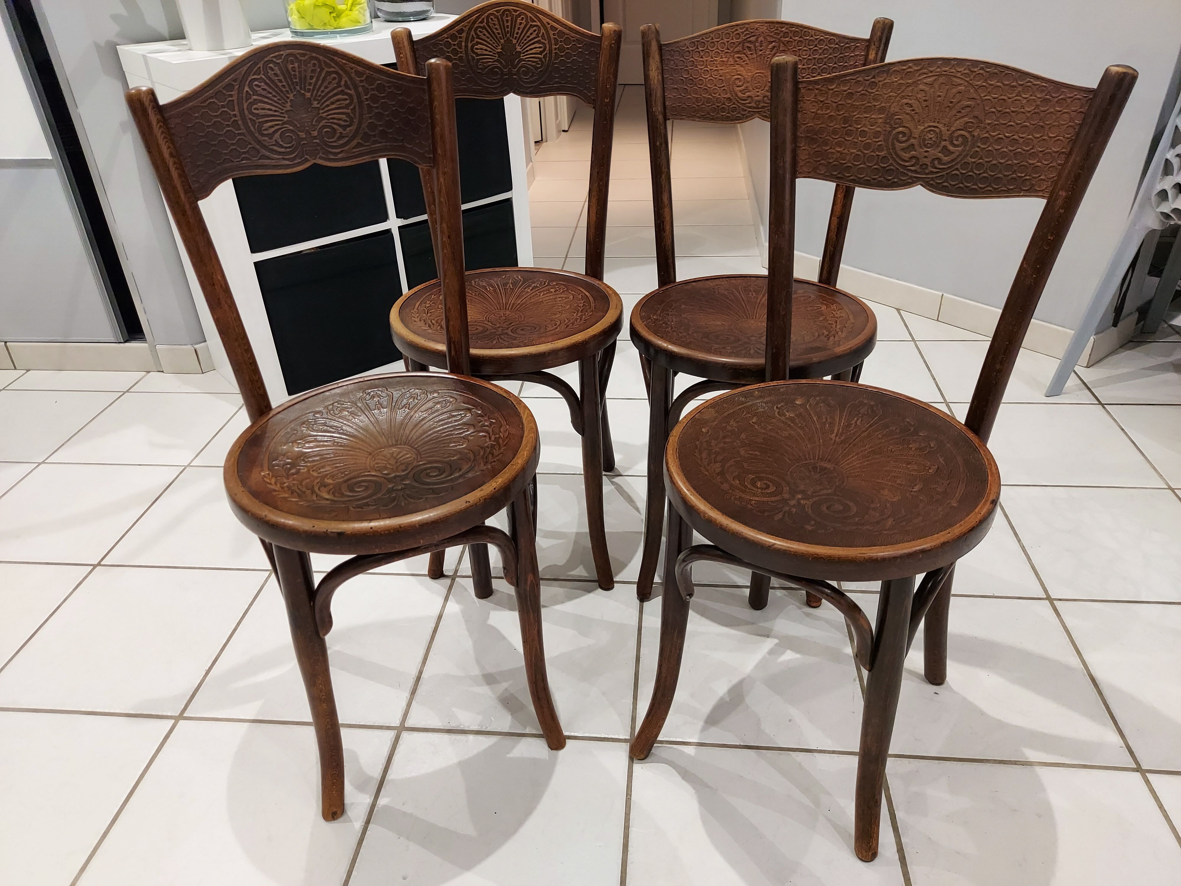 Suite de 4 chaises bistrot Mundus Joseph Hoffmann Austria Bielitz années 1908