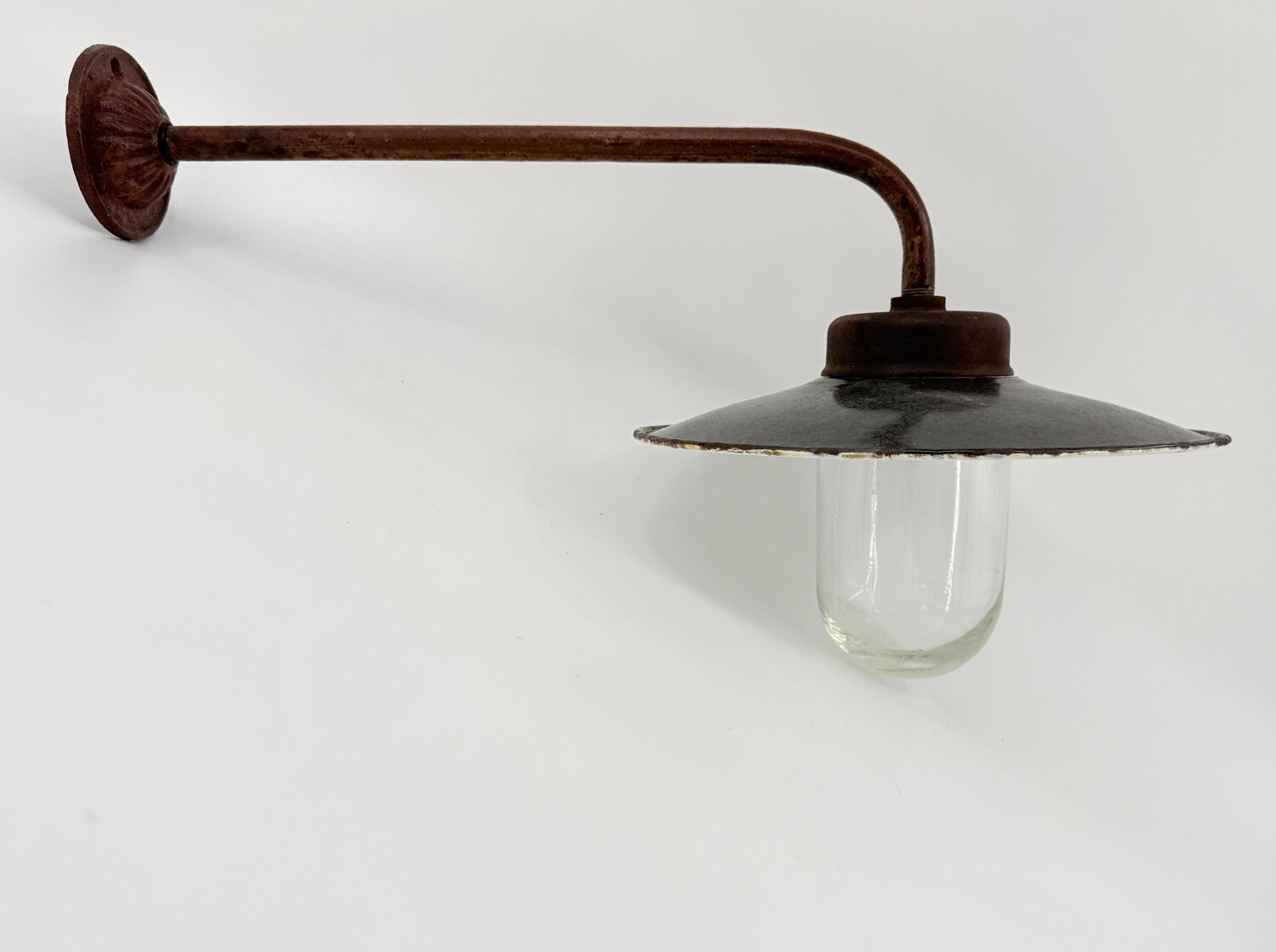 Court lamp