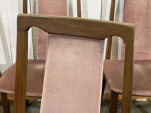 Suite de 4 chaises GPlan en teck des années 1980
