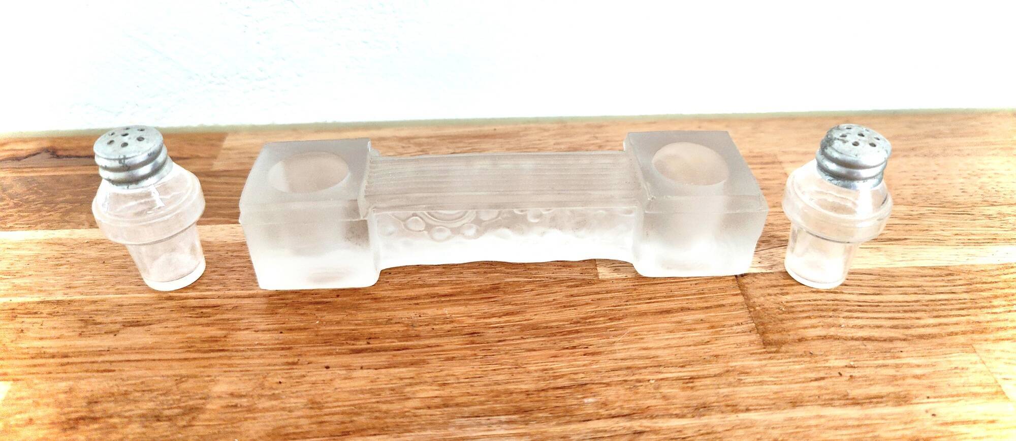 "knife holder with salt and pepper shakers"