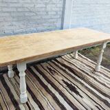 Farm table