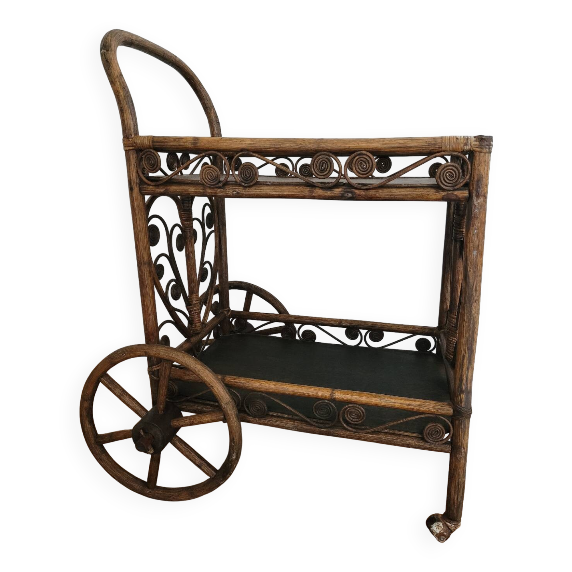 Bamboo and rattan dessert table in peacock style.