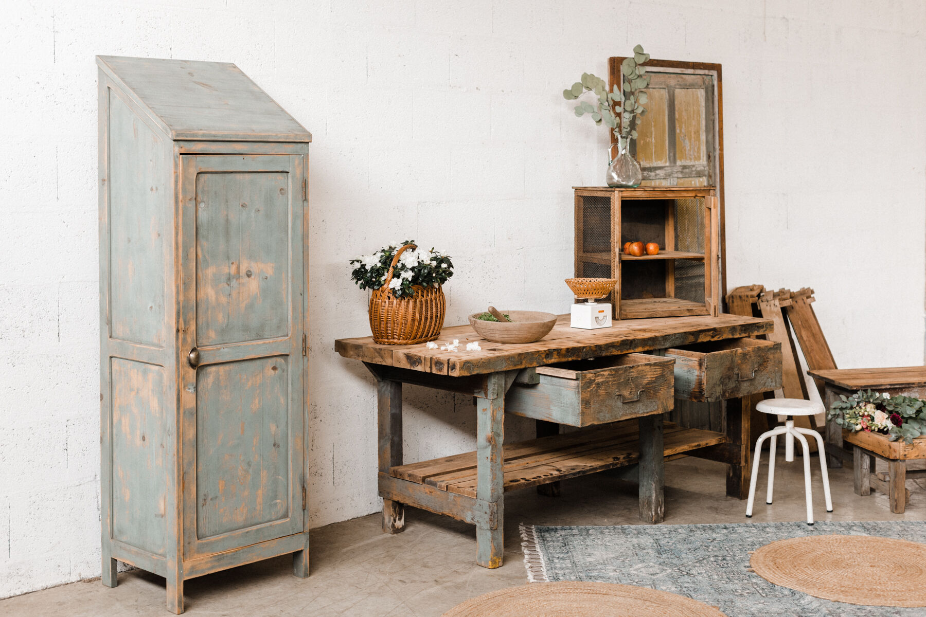 Green wooden workbench – 2 drawers