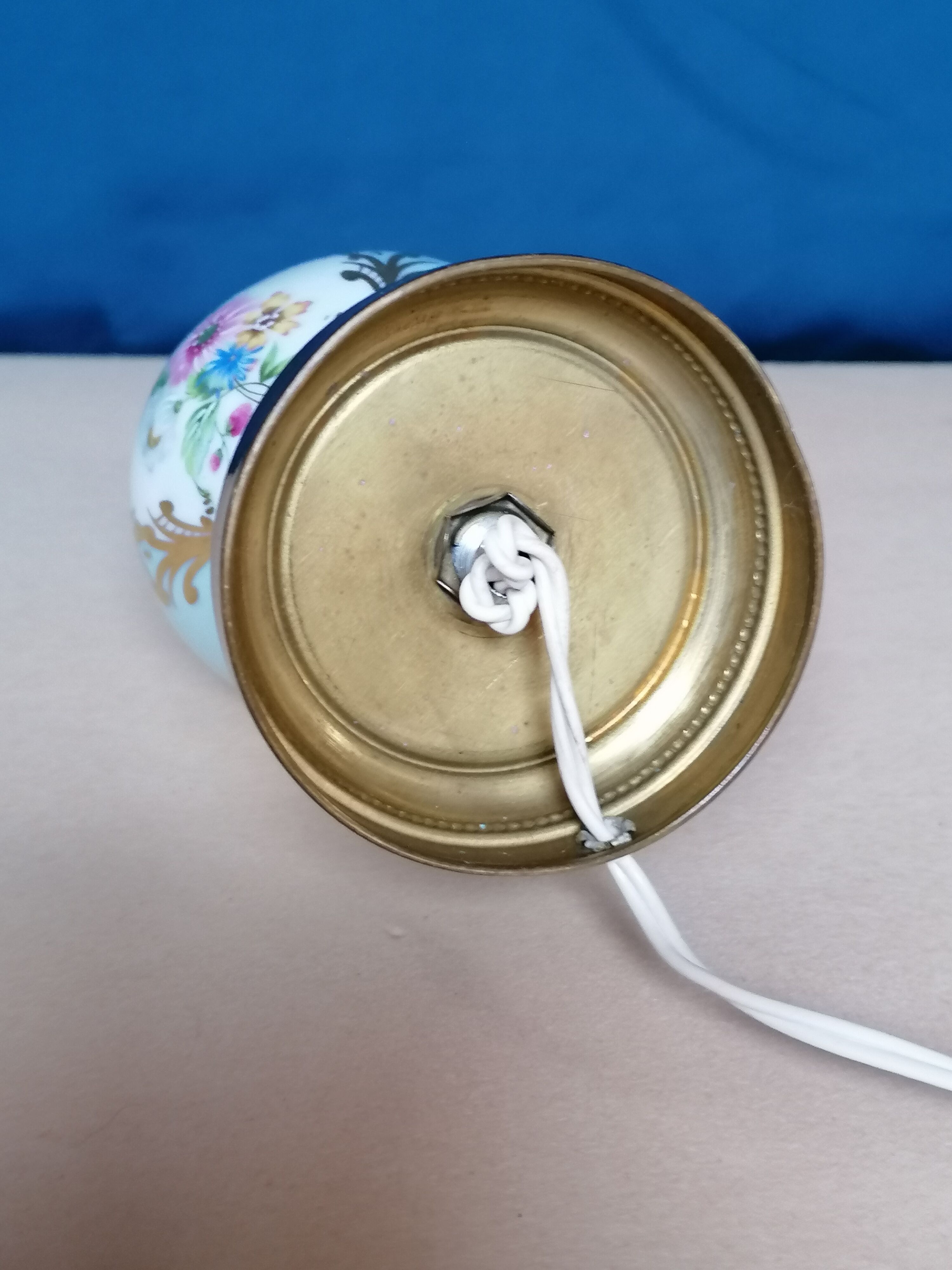 Porcelain table lamp year 40