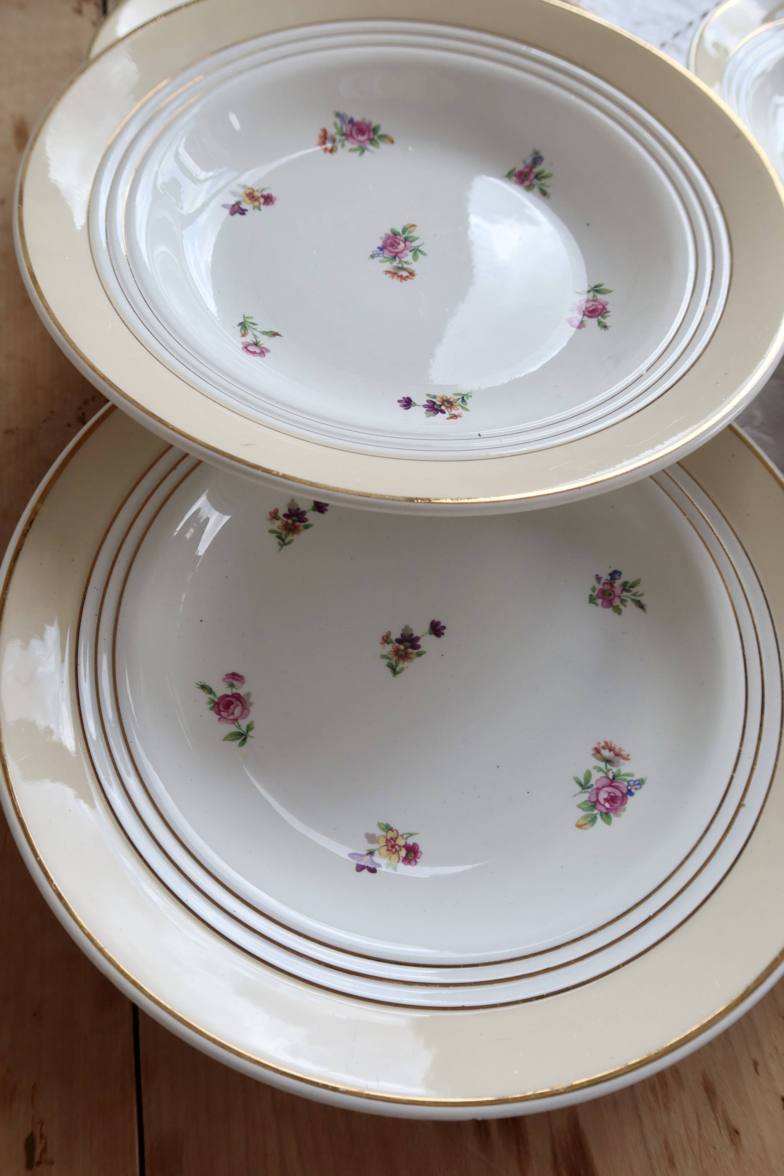 6 vintage Céranord "Cheverny" porcelain deep plates - Floral pattern