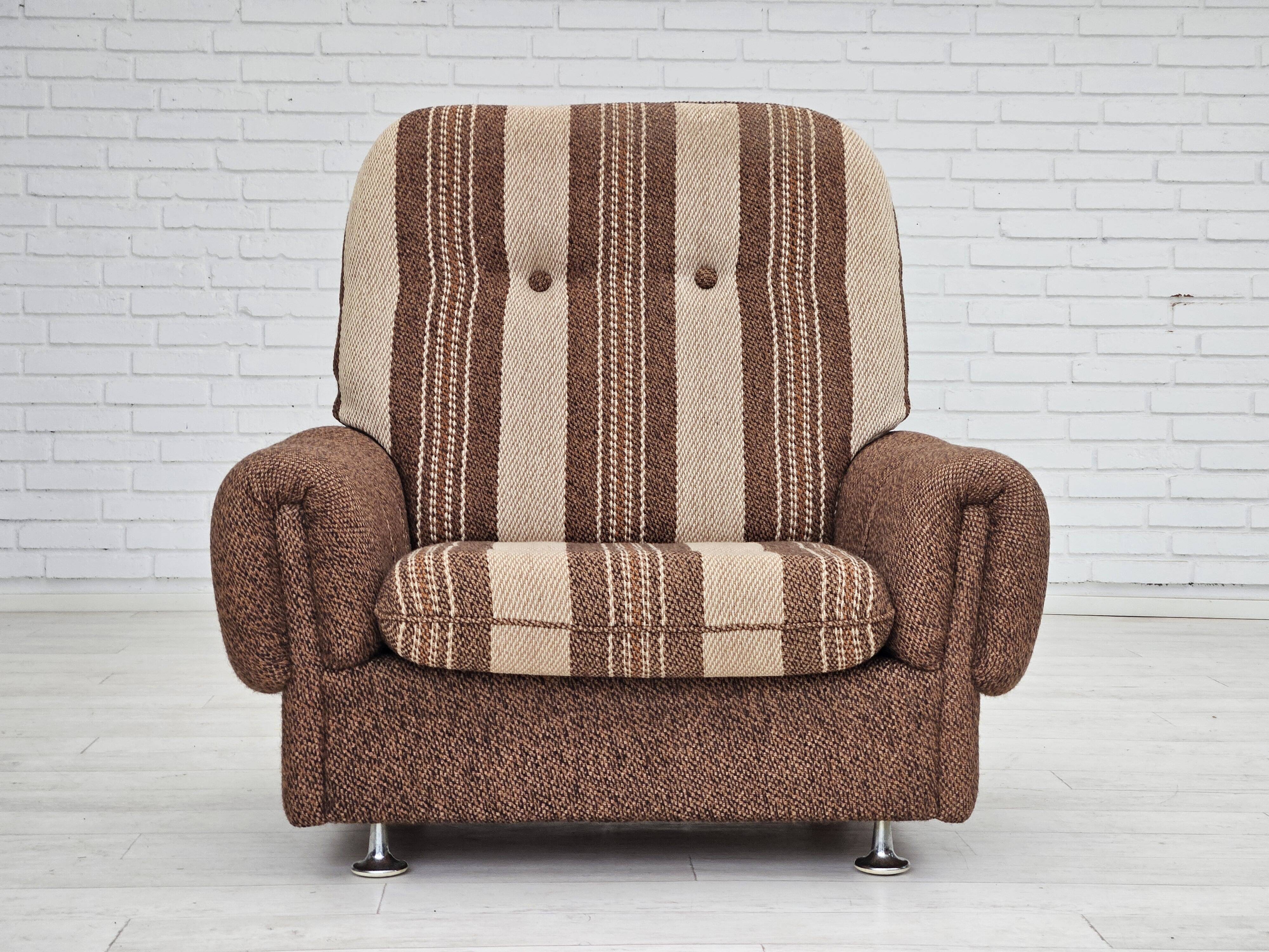 Fauteuil relax danois, revêtement en laine d'origine, années 70