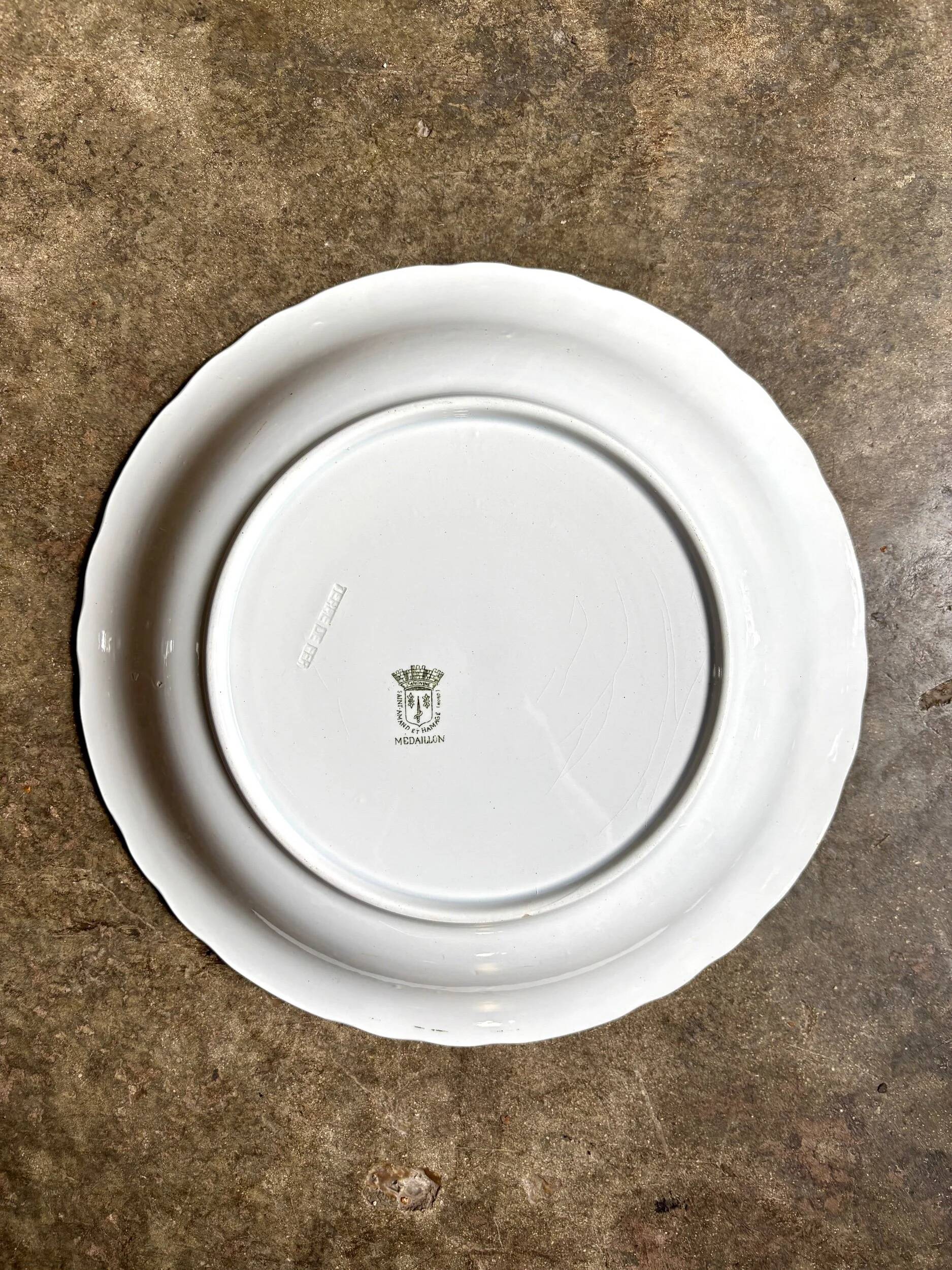 Round hollow dish in ironstone St Amand and Hamage, "Medallion" service