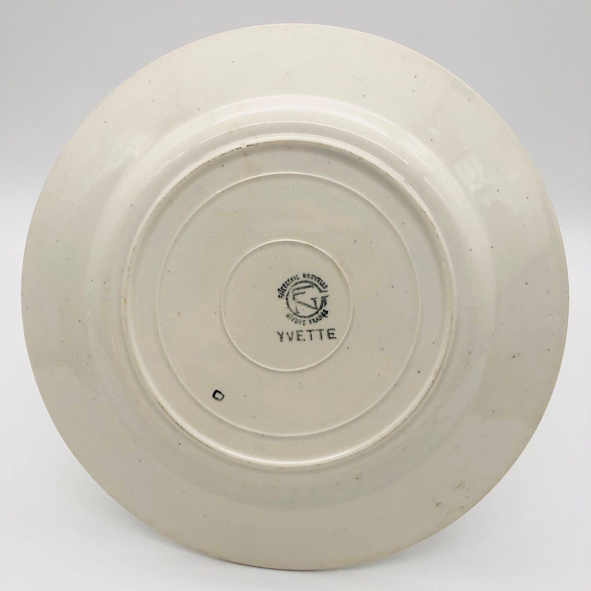 6 flat plates, FN Givors – France. Model Yvette.
