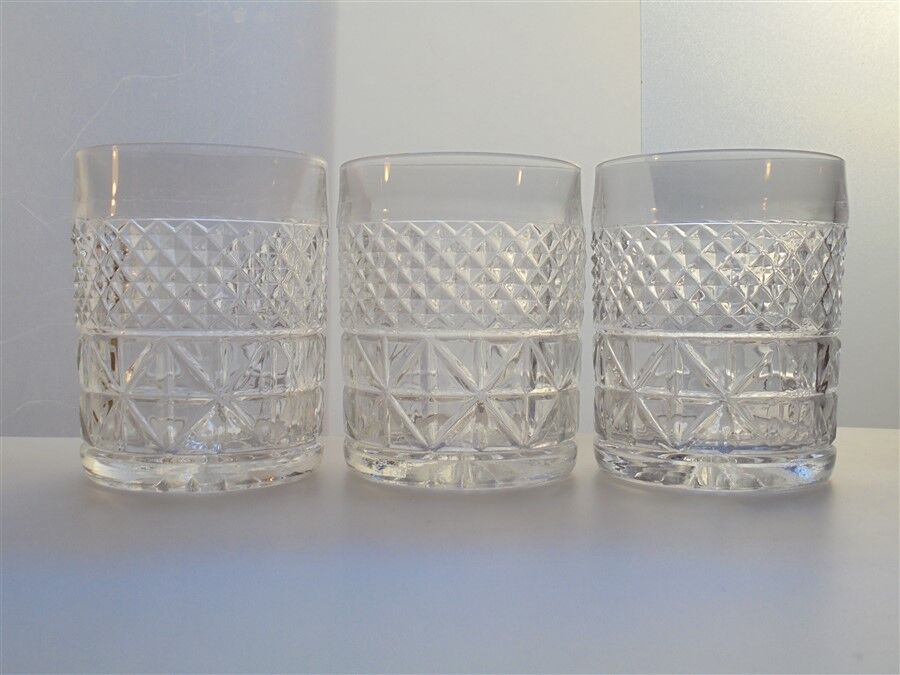 Set of 3 whiskey glasses