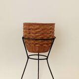 Porte-vase : fer forgé et osier