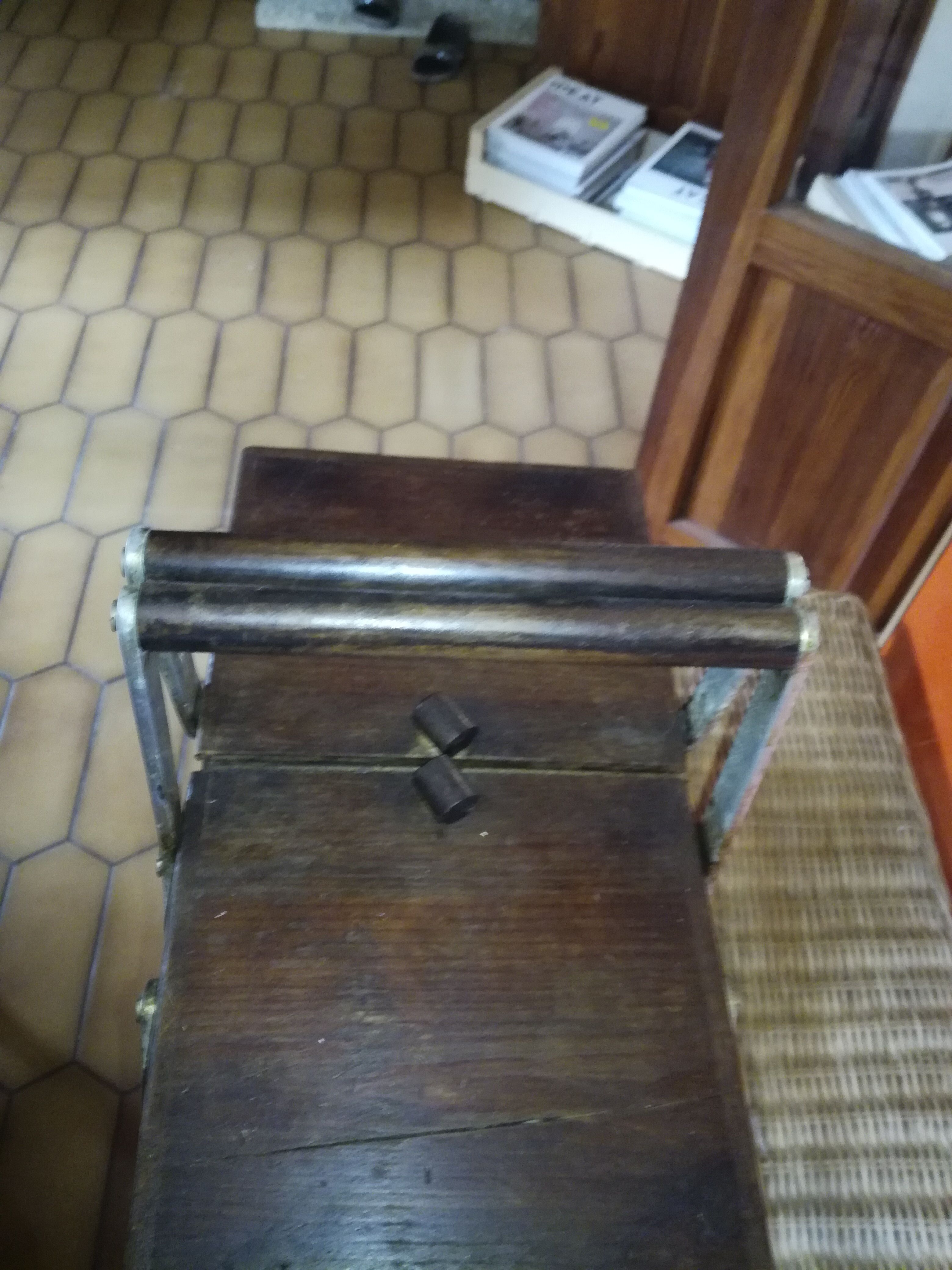 Solid wood sewing basket