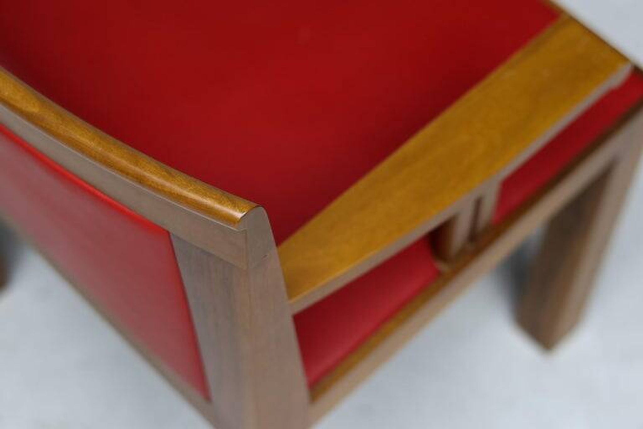 A masterpiece of Italian modernism: eleven Aldo Rossi red Teatro arm chairs