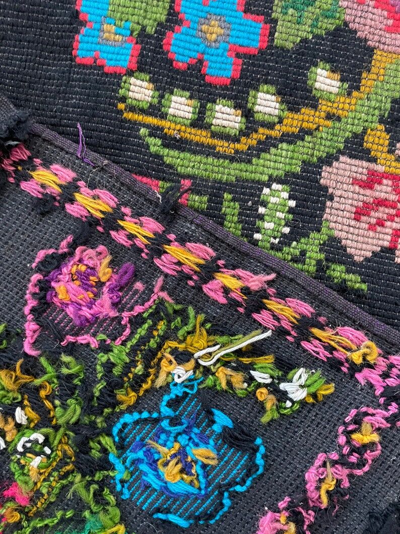 Romanian floral rug with beautiful design made by hand in wool