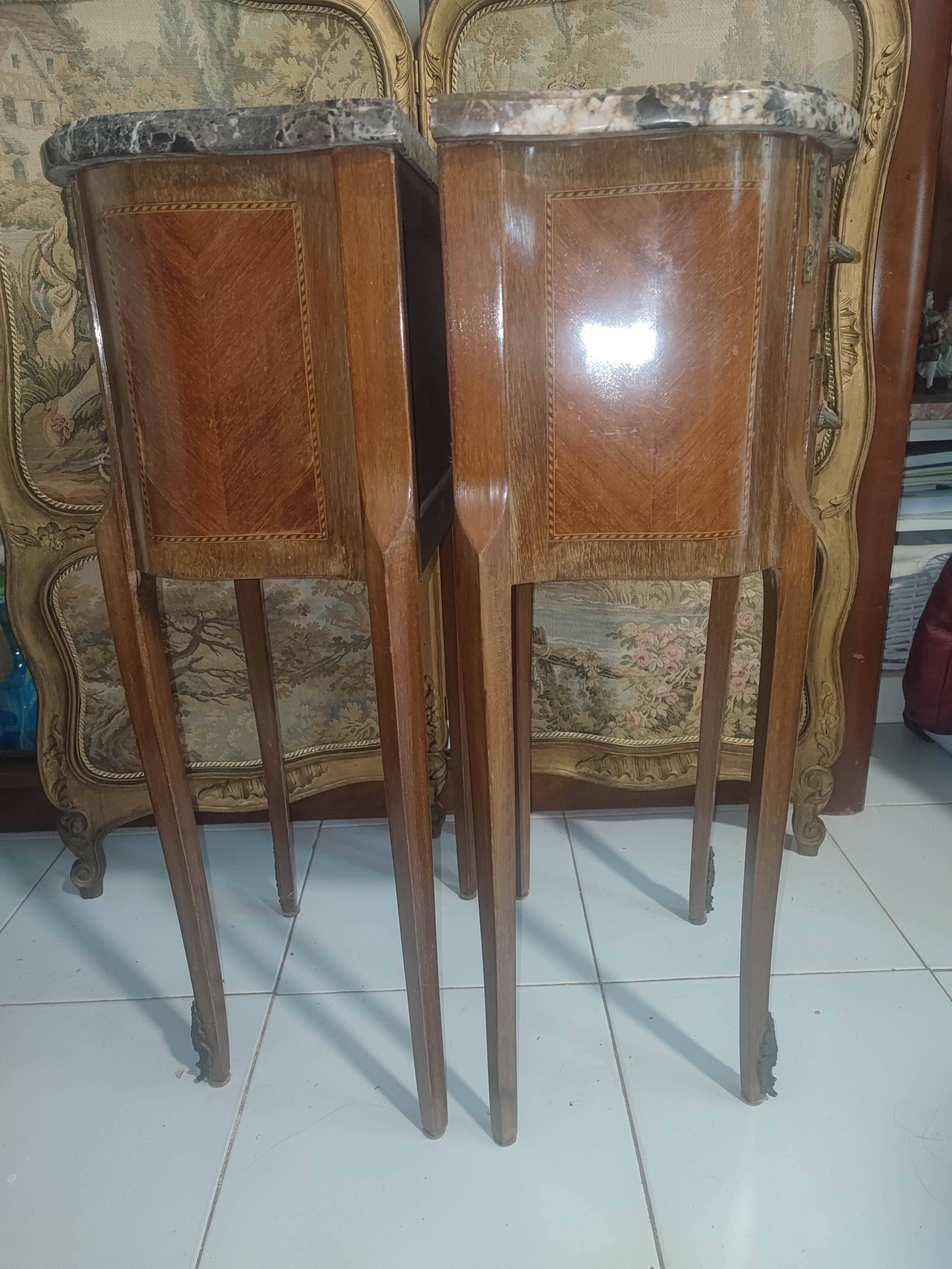 Paire de chevet style Louis xv marqueté