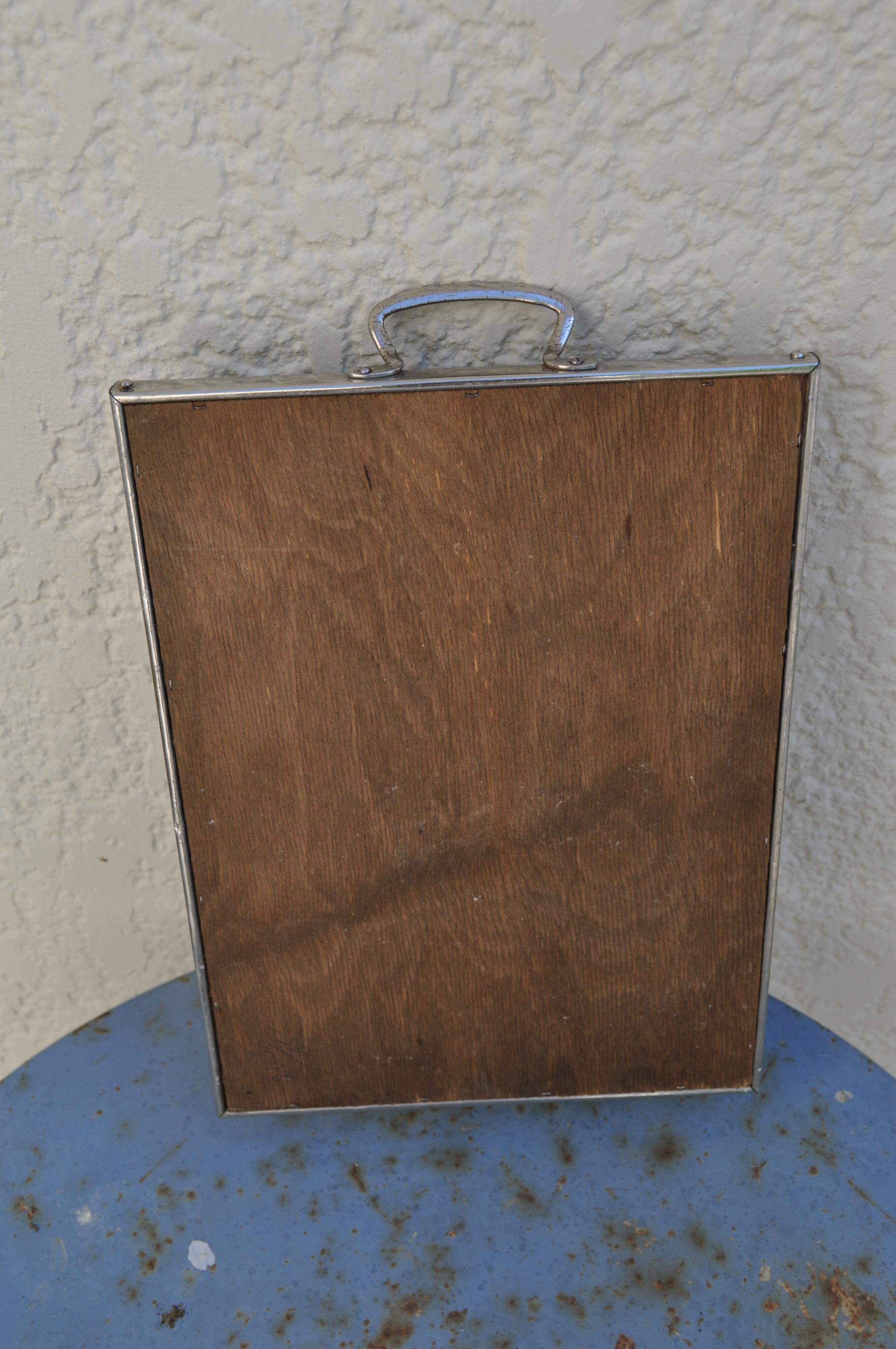 Art deco flowers plateau