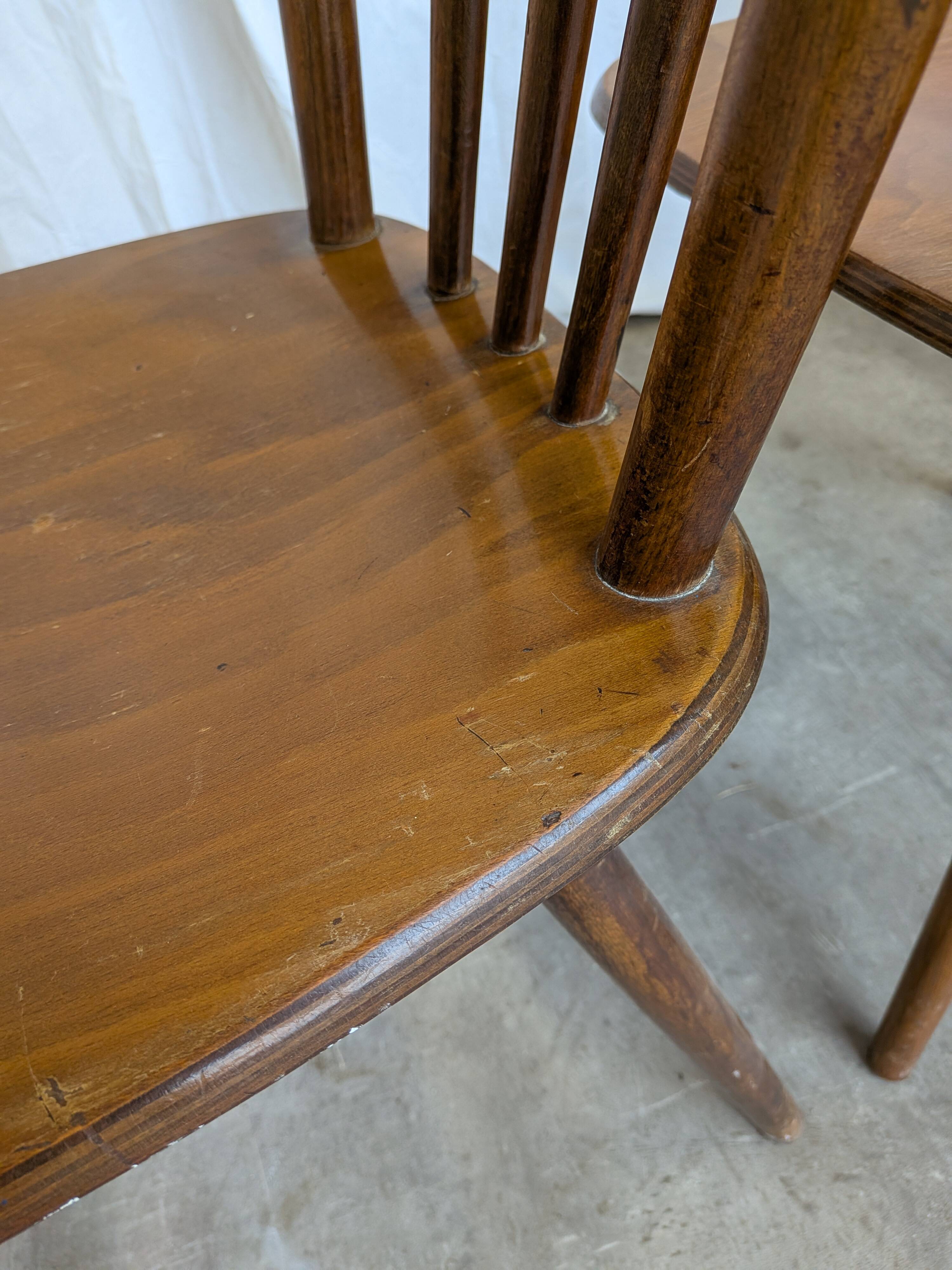 Ensemble de 4 chaises de salle à manger Windsor vintage : en bois des années 50 / STOL Kamnik