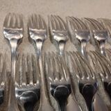 12 silver-plated dessert forks by Christofle Cluny, 17.1cm