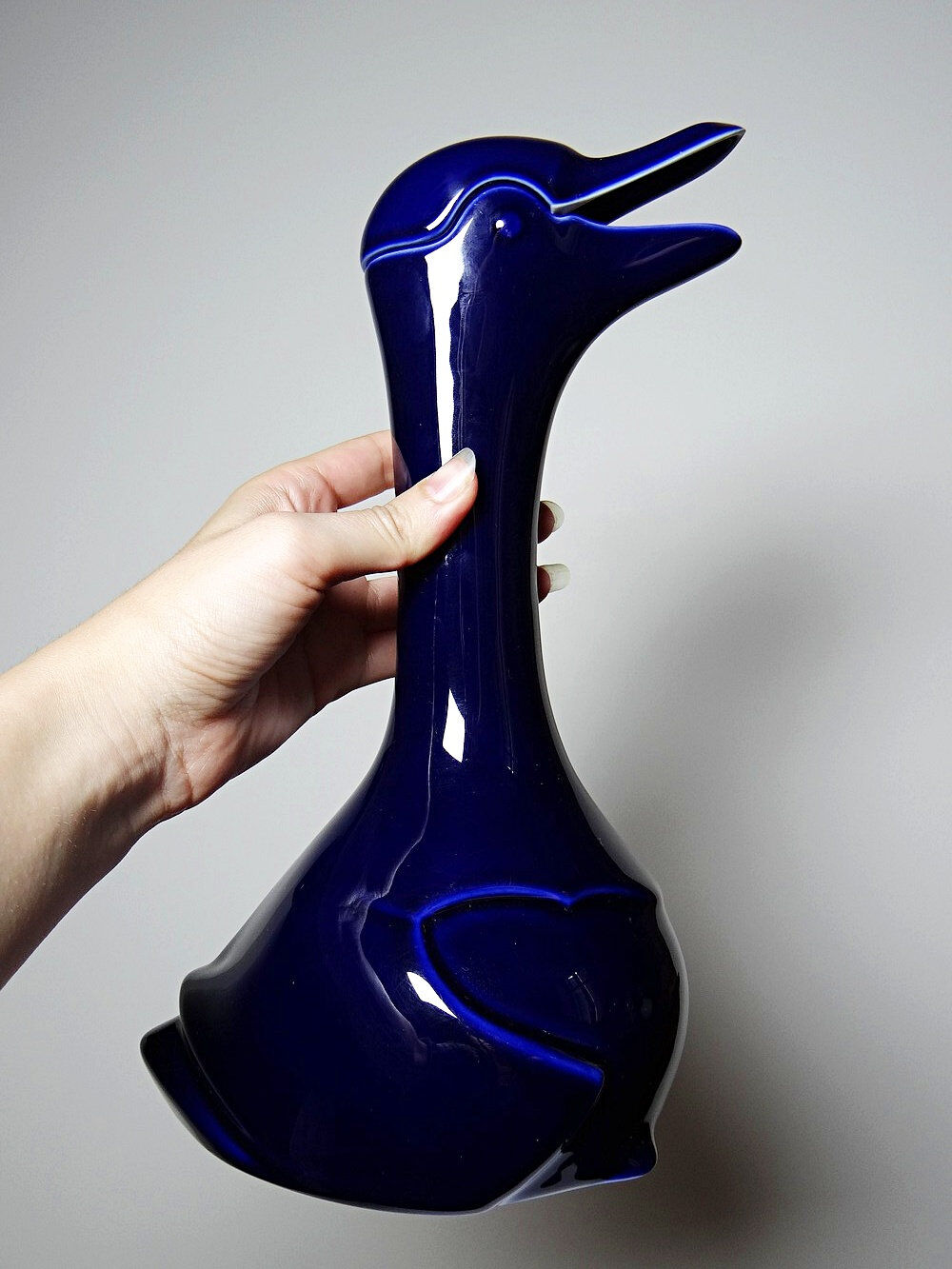 Fine white porcelain carafe from Limoges, model after Sandoz Haviland.