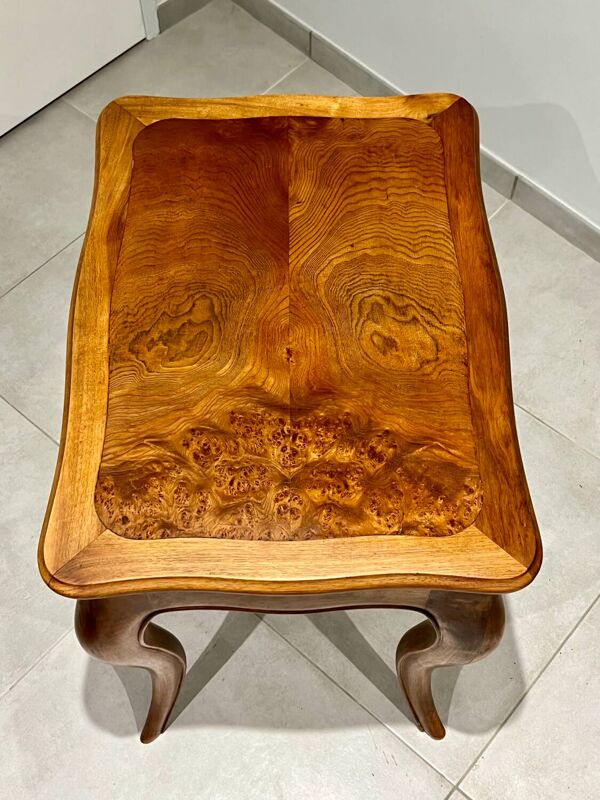 Table style Louis XV en ronce de noyer et noyer