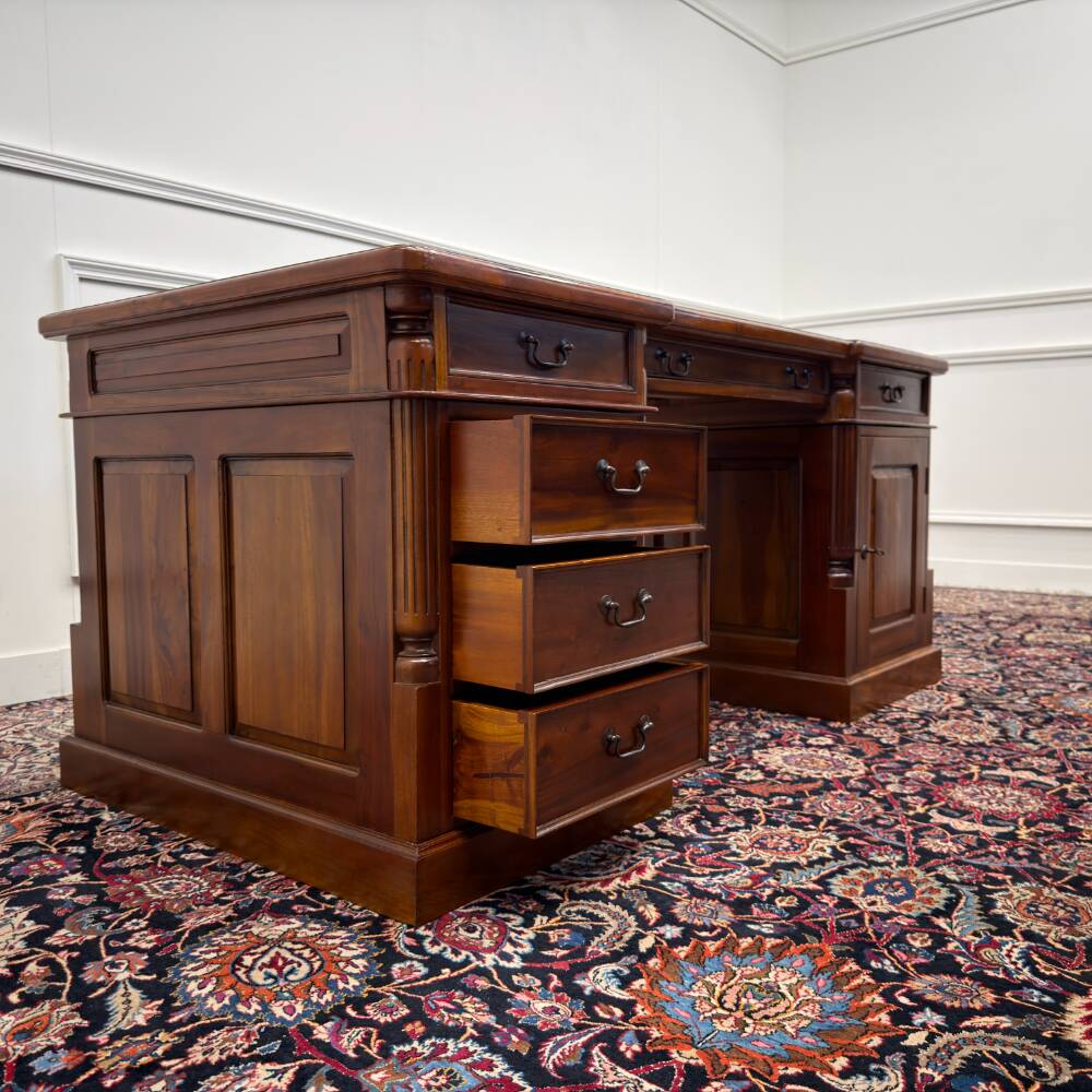 Classic English Desk Partnerdesk Black Leather