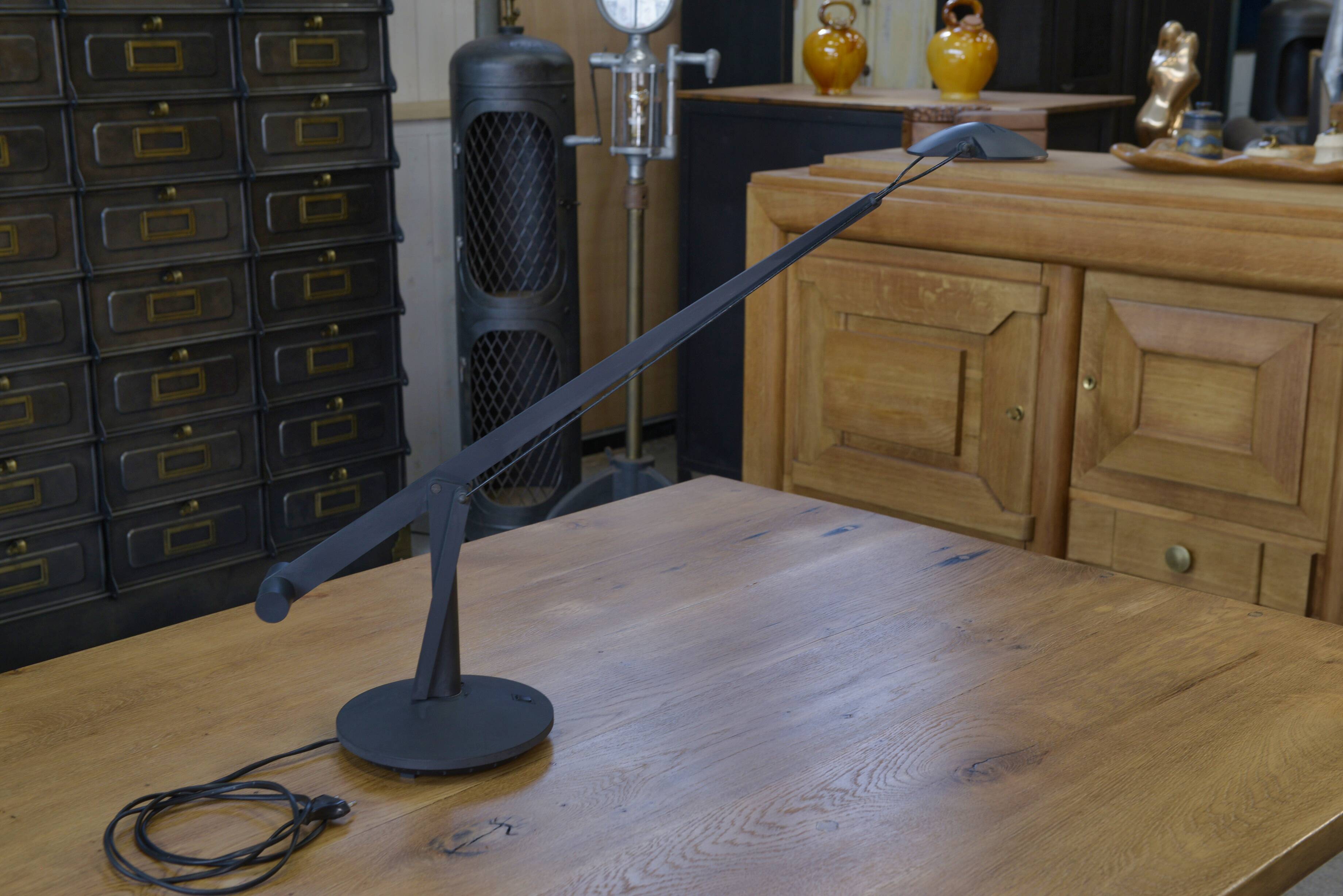 Vintage desk lamp model Lisa Italian design Guiseppe Cardile for Valenti