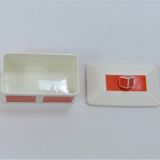 Max Roesler as Bonbonnière