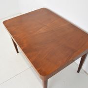 Table à manger extensible Art déco, conçue par Jindrich Halabala, années 1940.