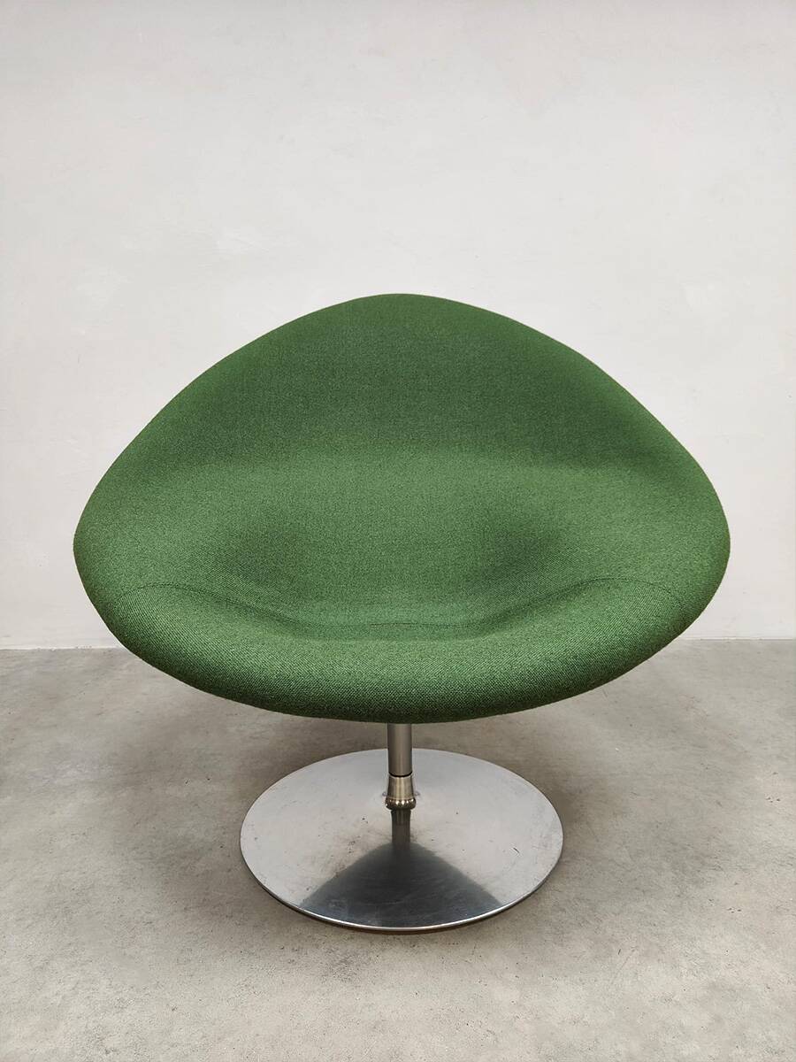 Vintage Globe swivel chair Pierre Paulin Artifort