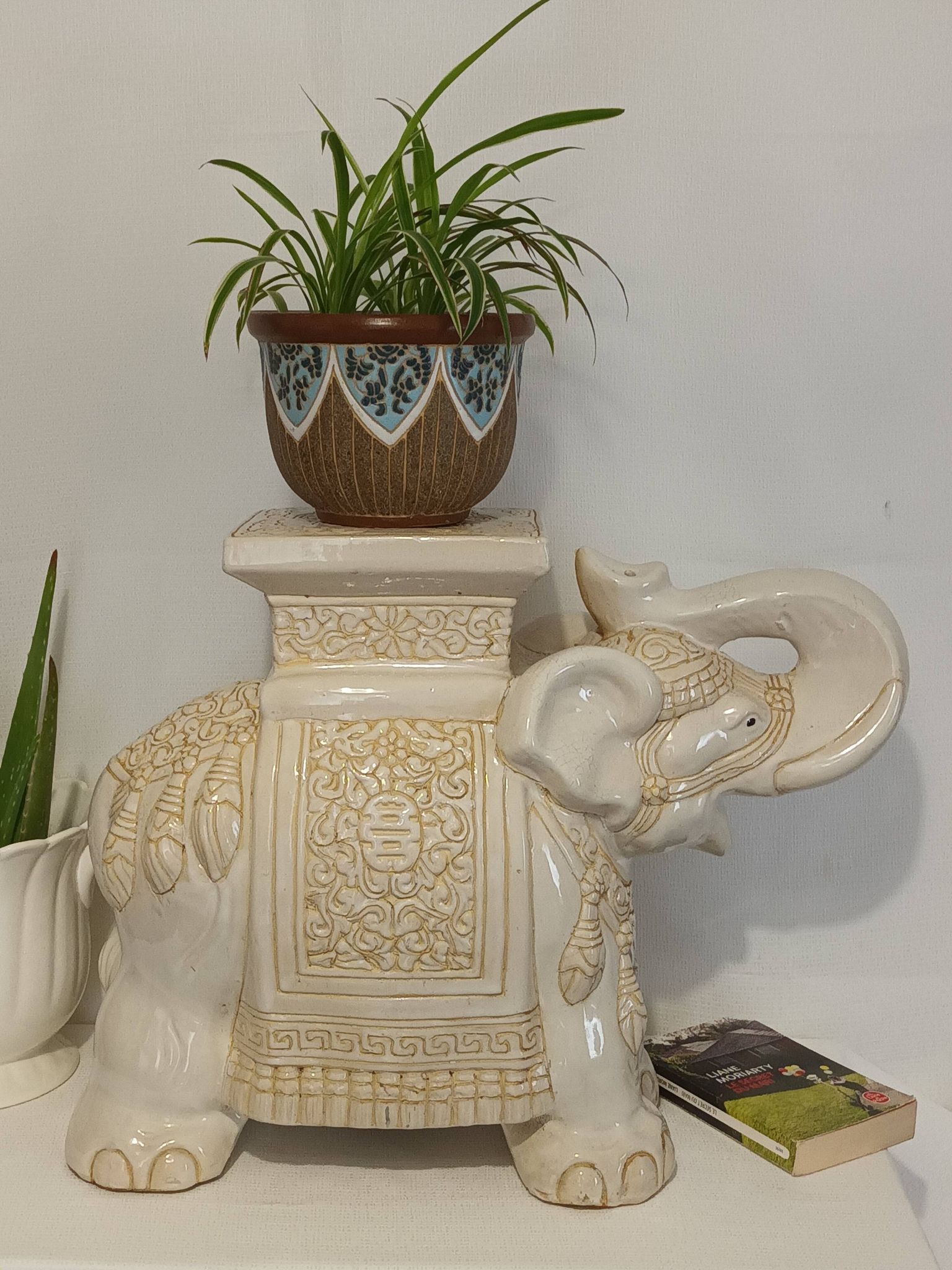 Porte plante éléphant en céramique vintage