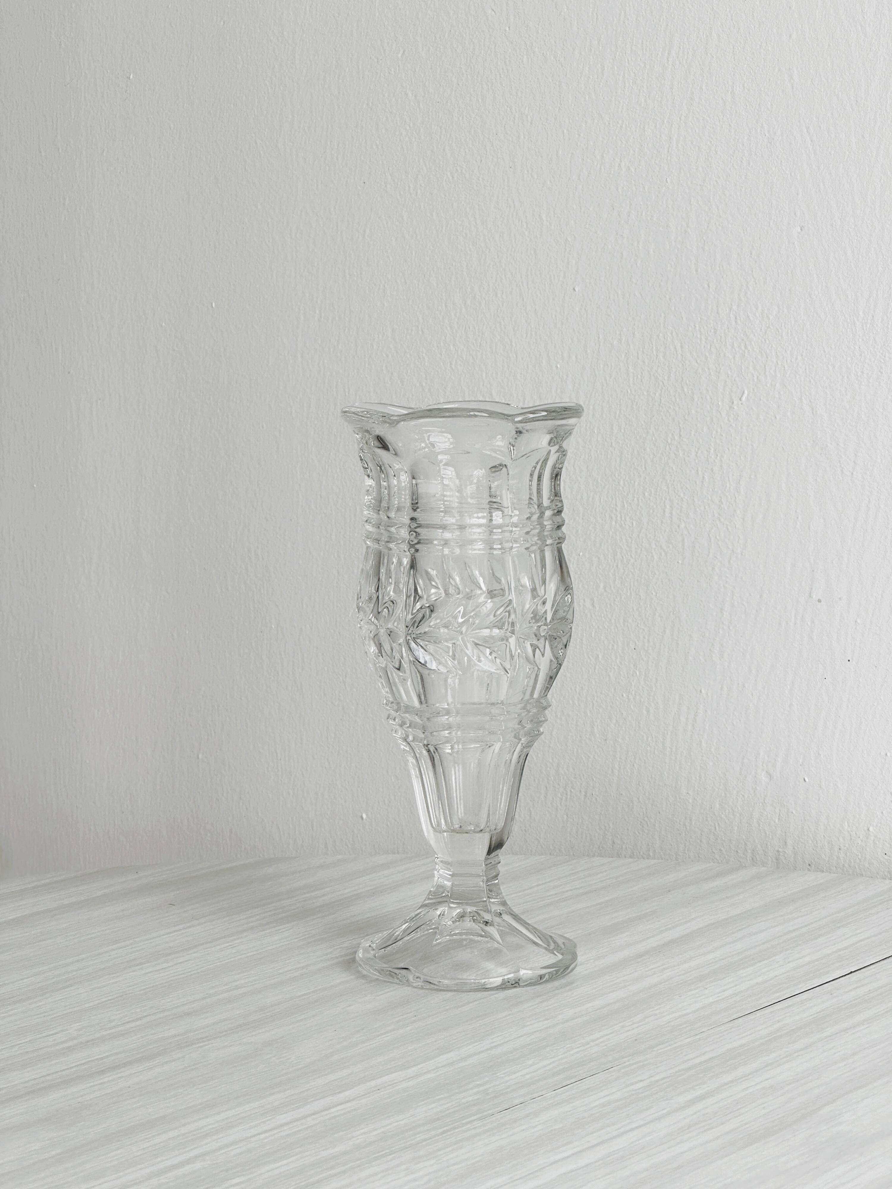 Small glass soliflore vase