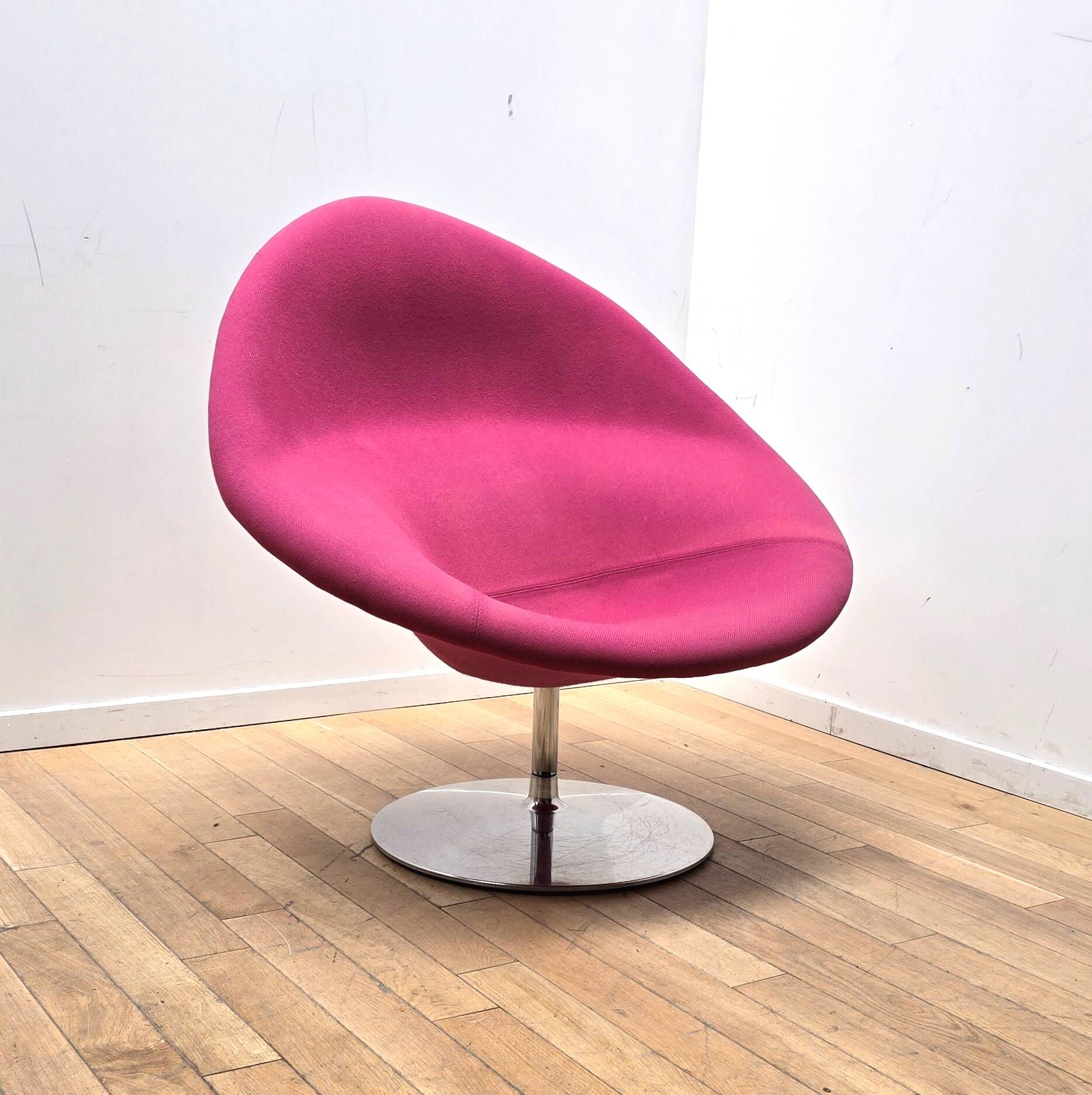 Globe armchair, Pierre Paulin