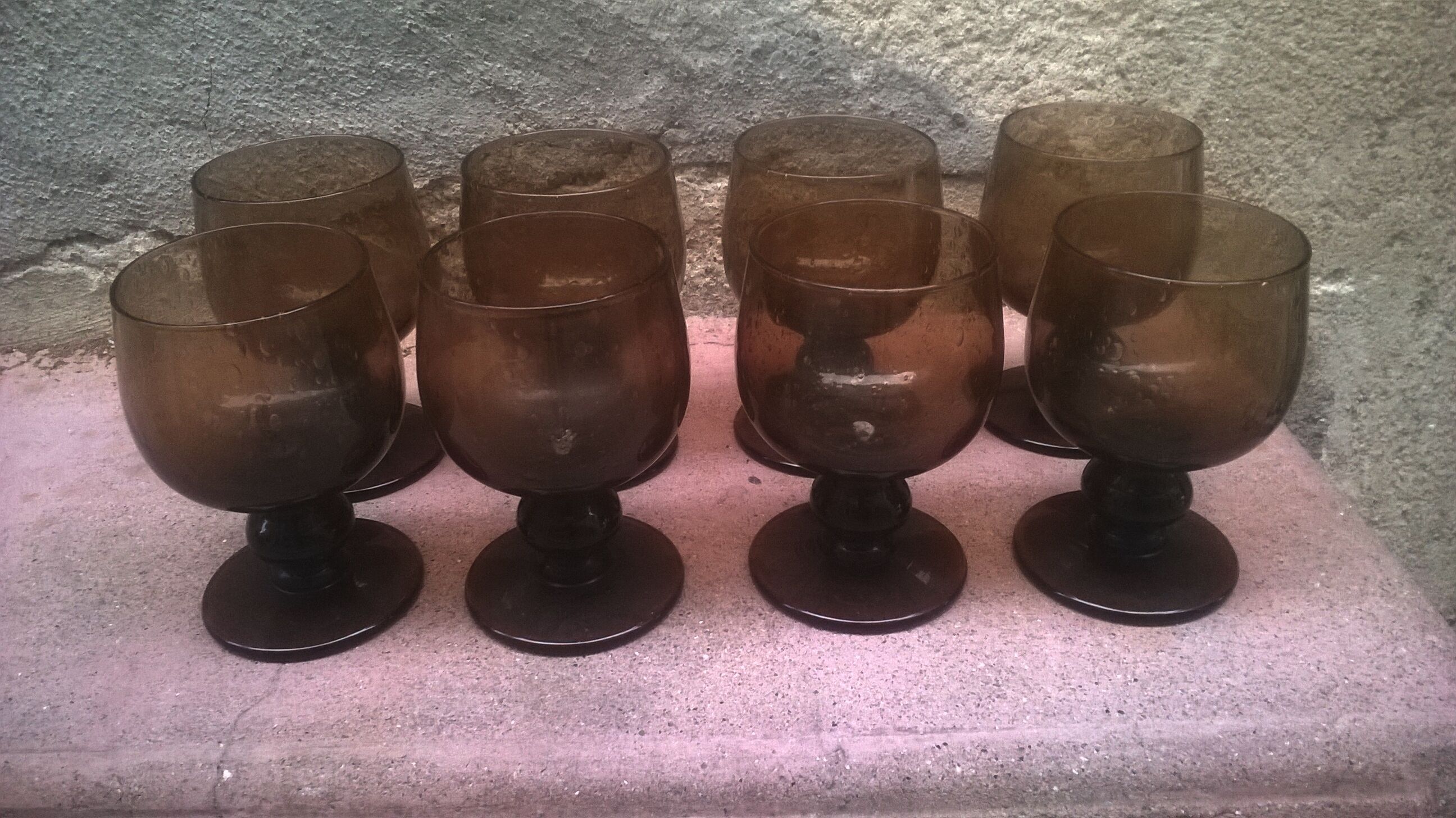 Set of eight glasses bulled on vintage foot
