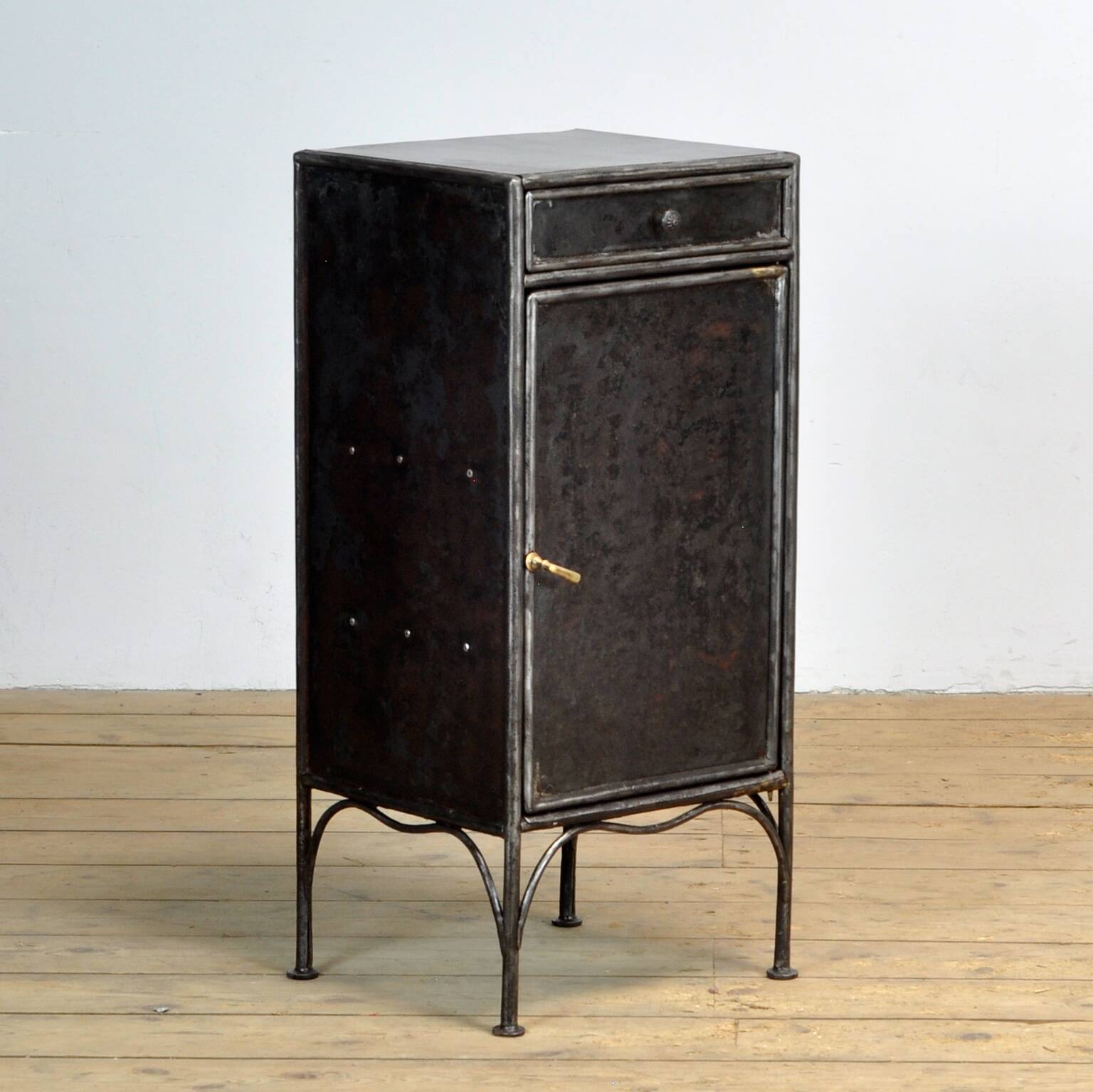 Table de Chevet en Fer, 1920s