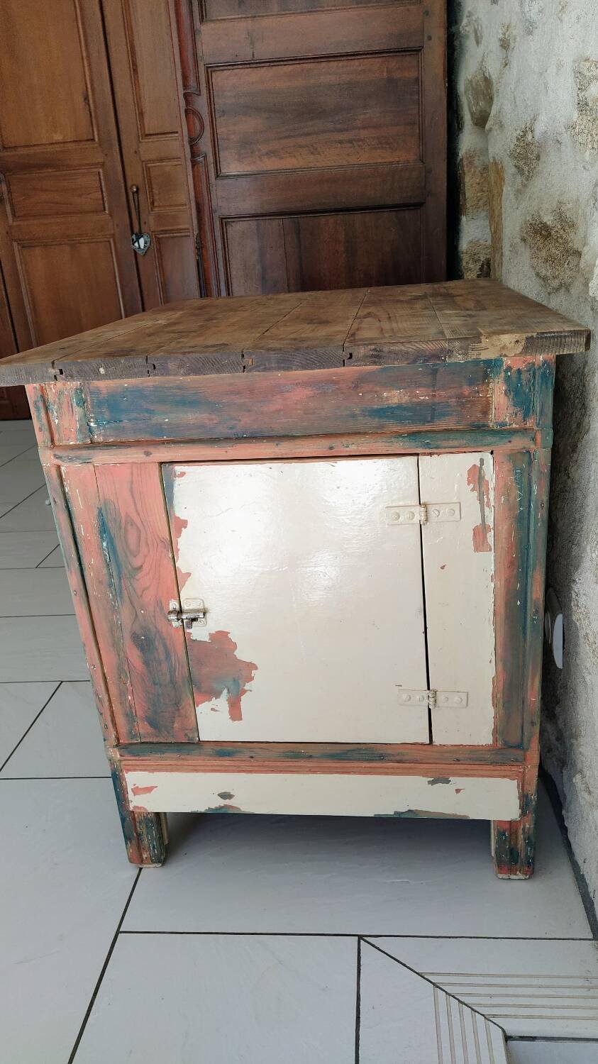 Small workshop cabinet - low island