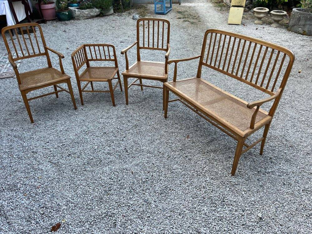 Cane lounge from the 1900s.