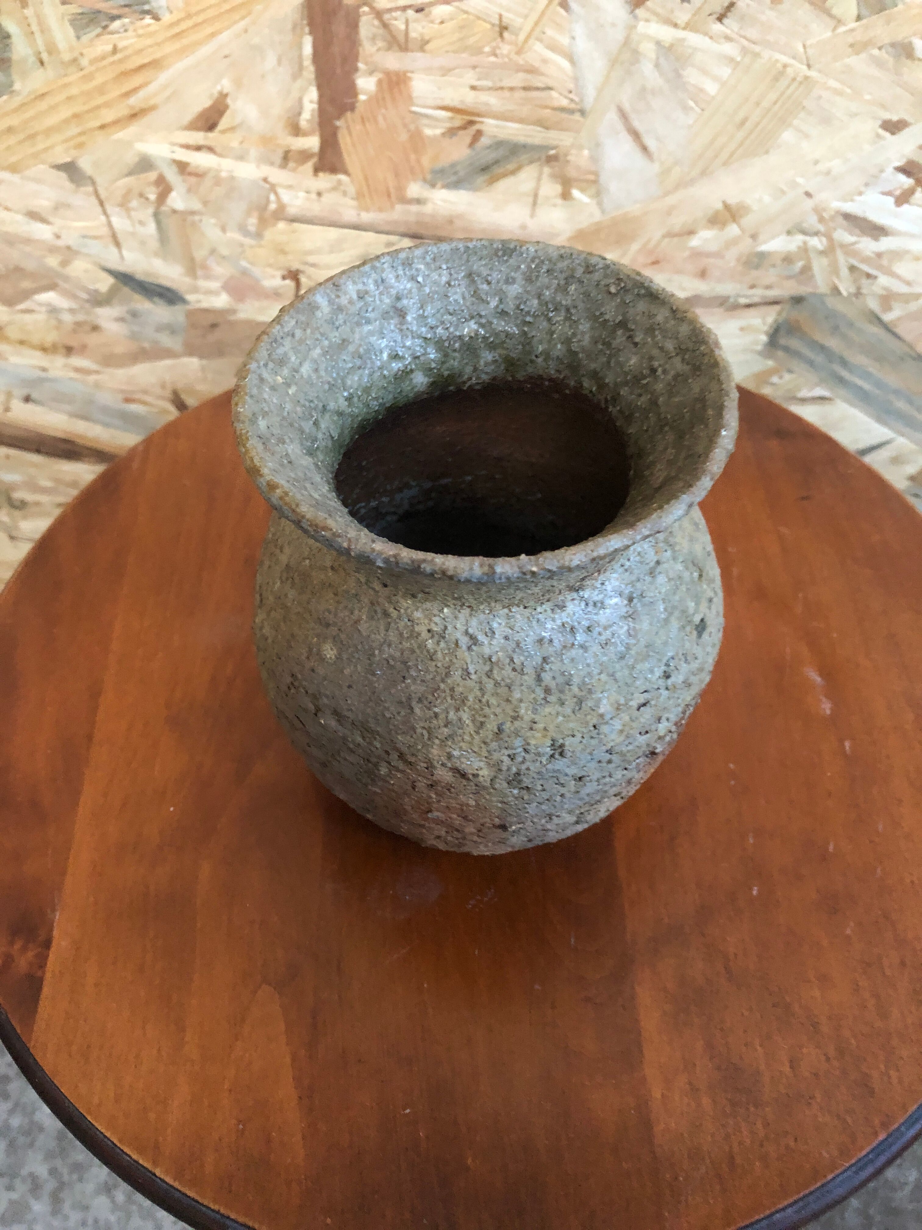 Old gray sandstone vase signed deco 70s vintage