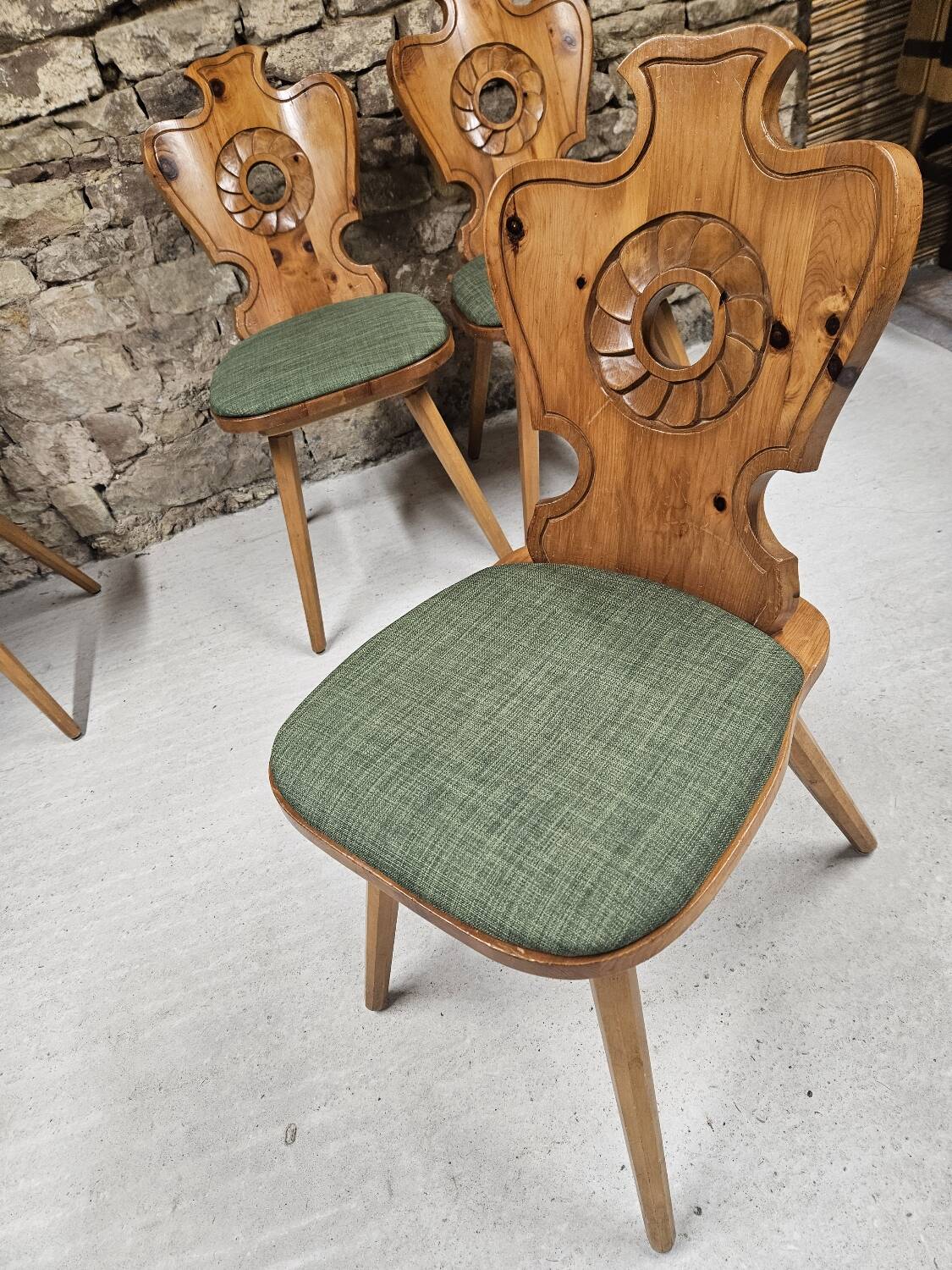 Lot 4 chaises auberge bistrot 1970"