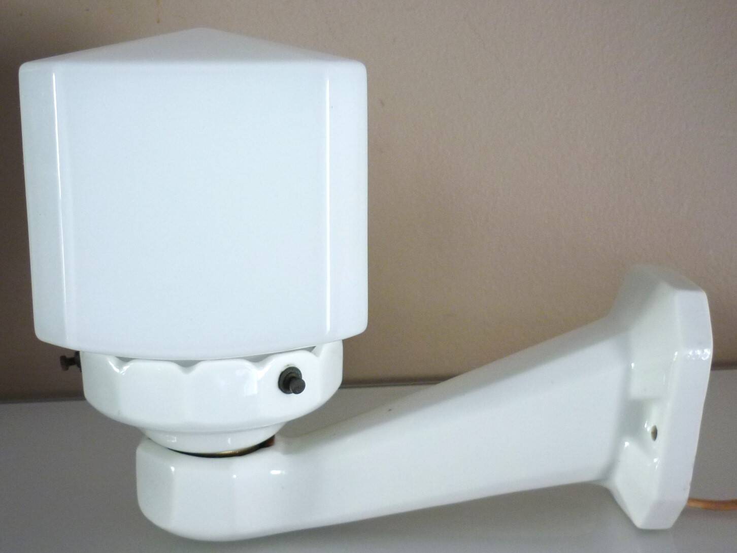 Antique wall light, porcelain and opaline glass, Art Deco period