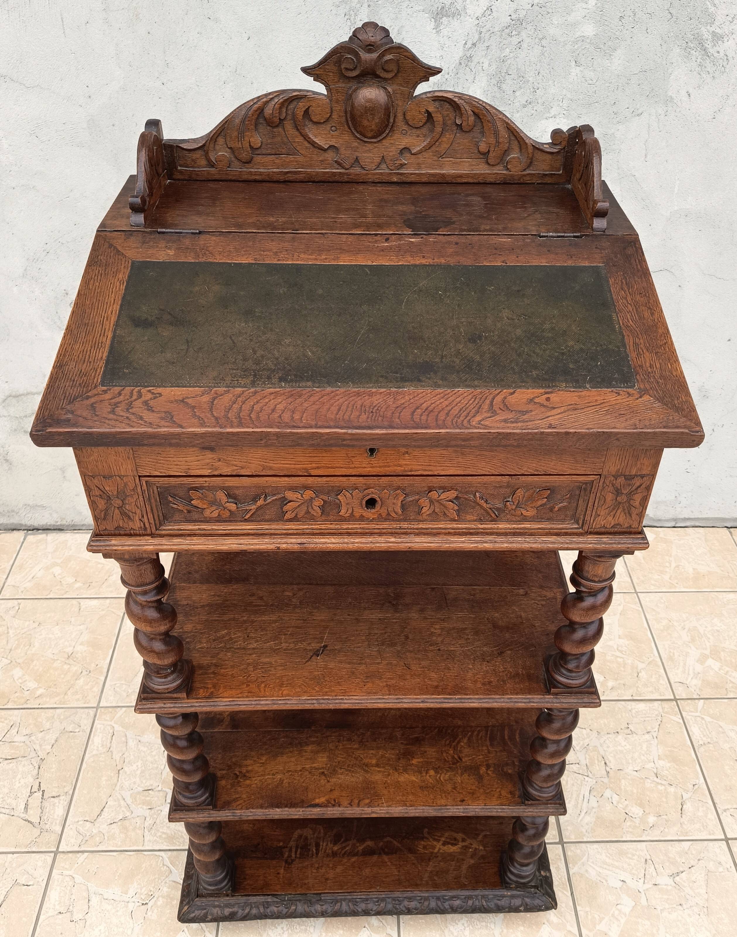 High Louis XIII writing desk in oak