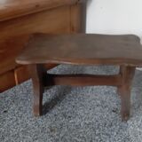 small bench rests feet