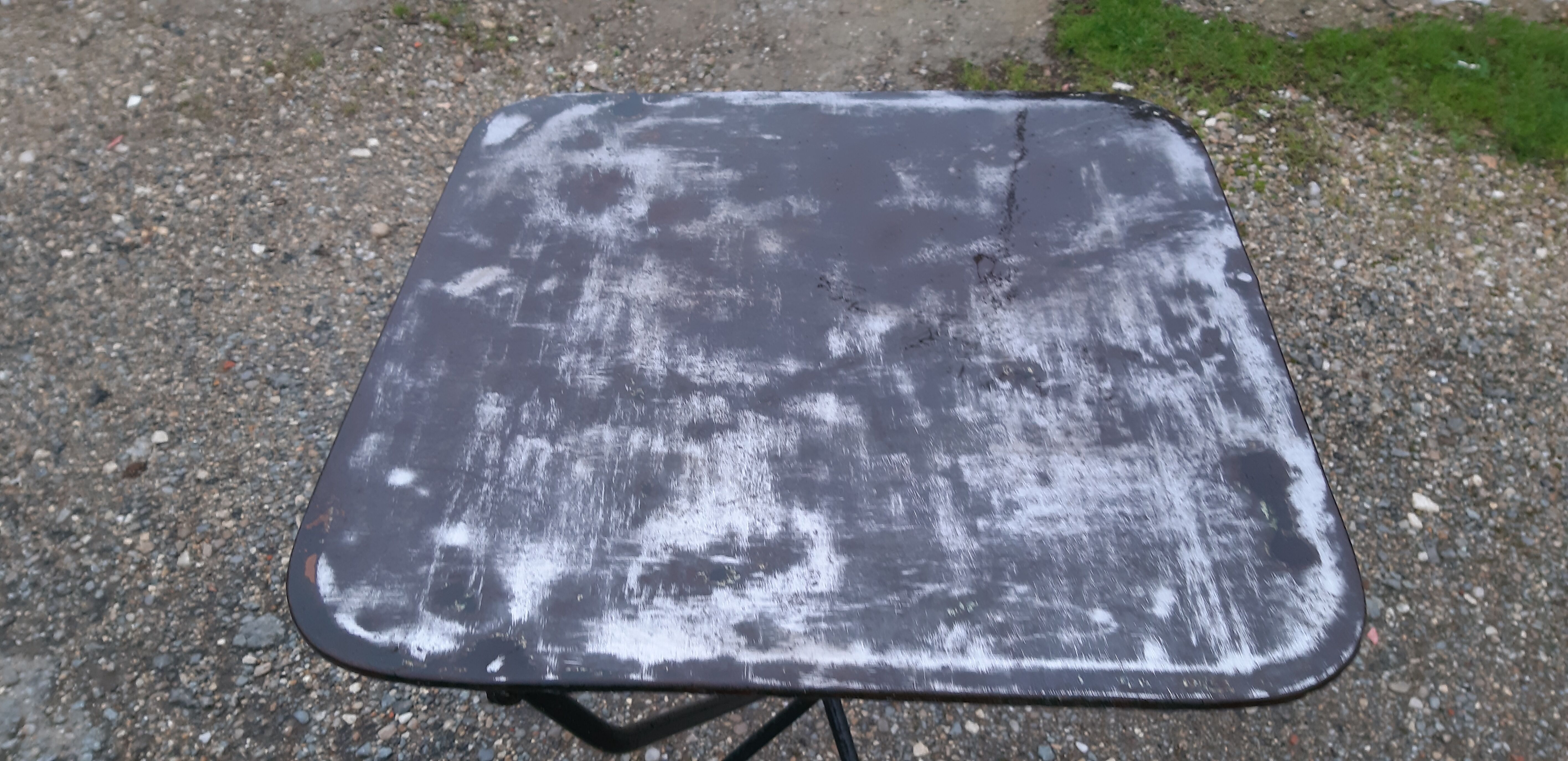 Bistro table 1900 in wrought iron