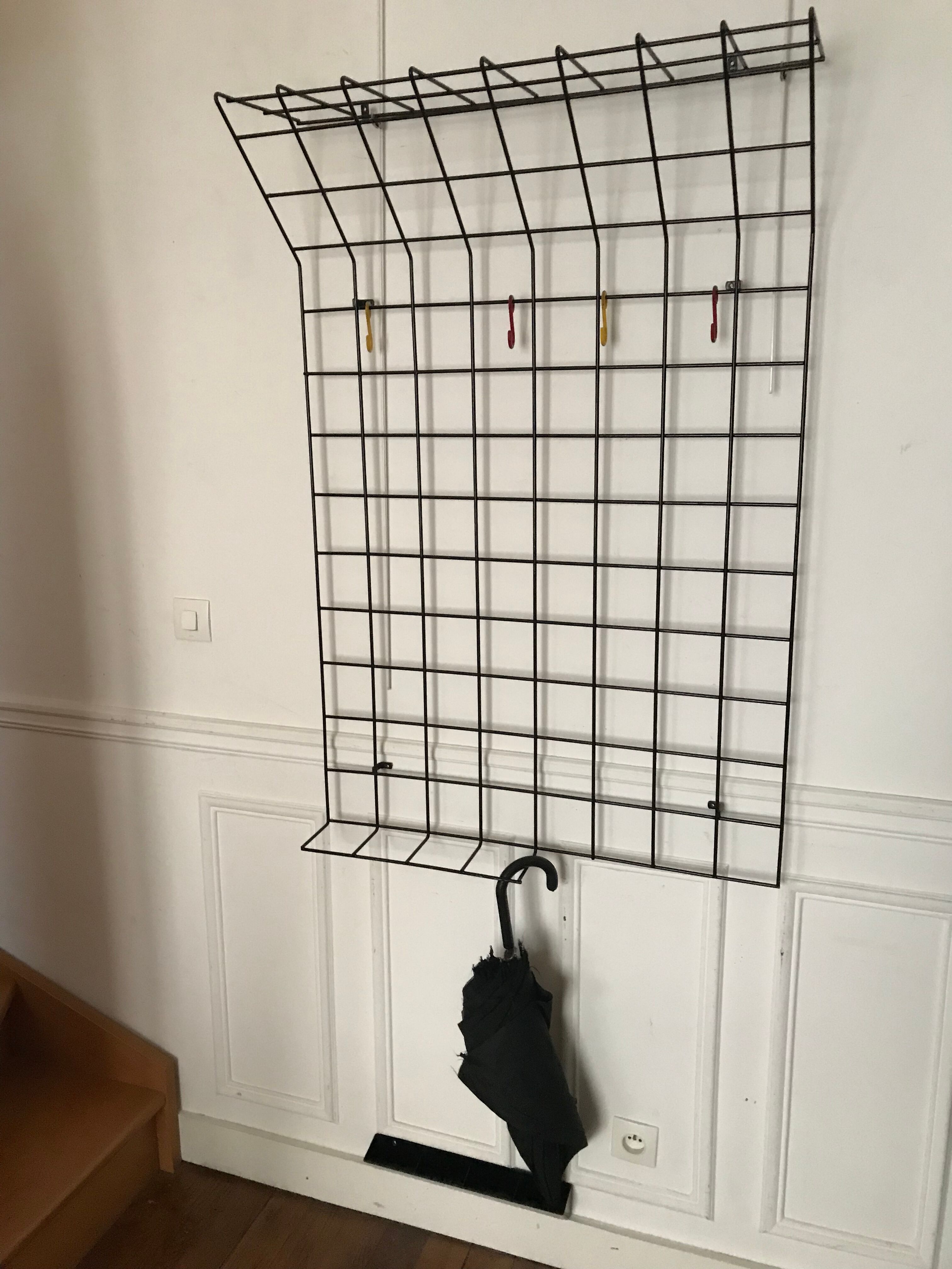 Wall coat rack steel wire