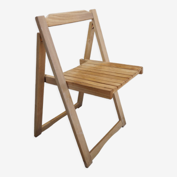 Folding wooden chair