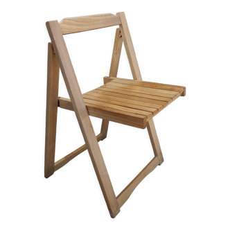 Folding wooden chair