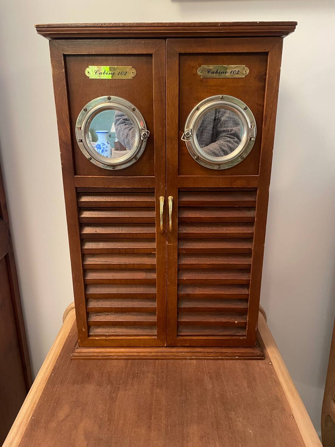 Marine style shelf cabinet