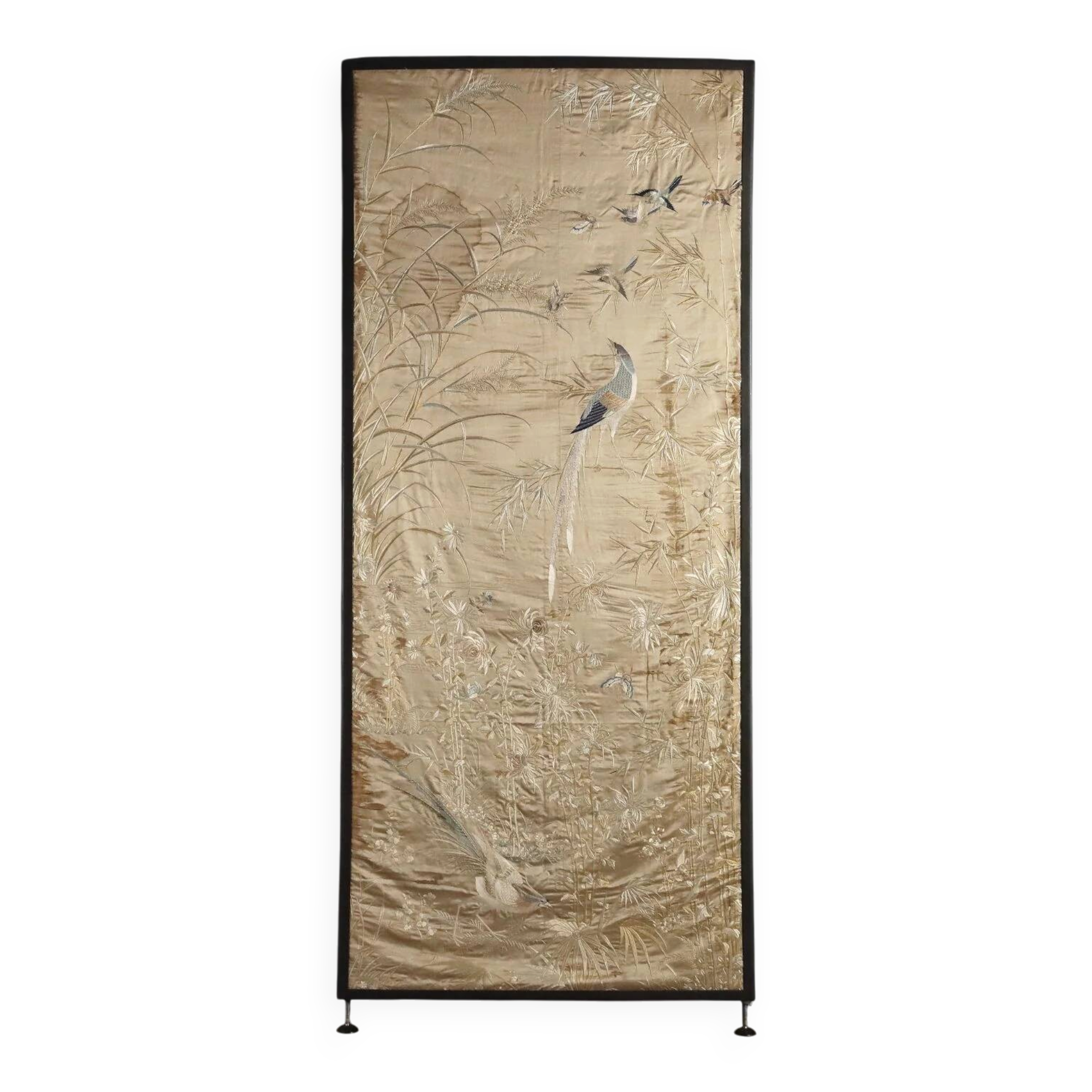 Large antique screen in coloured and embroidered silk, 19th century.