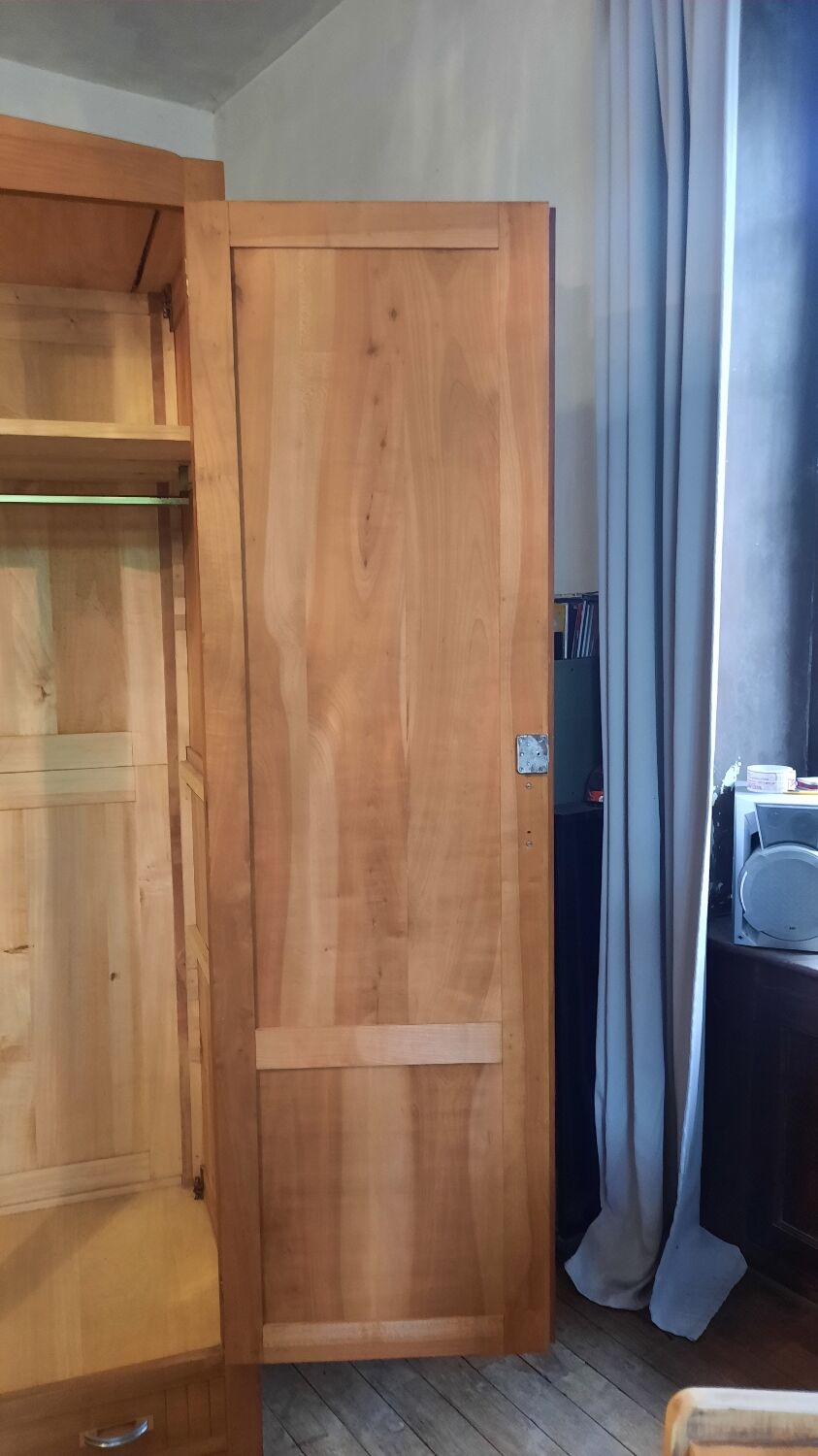 Armoire parisienne