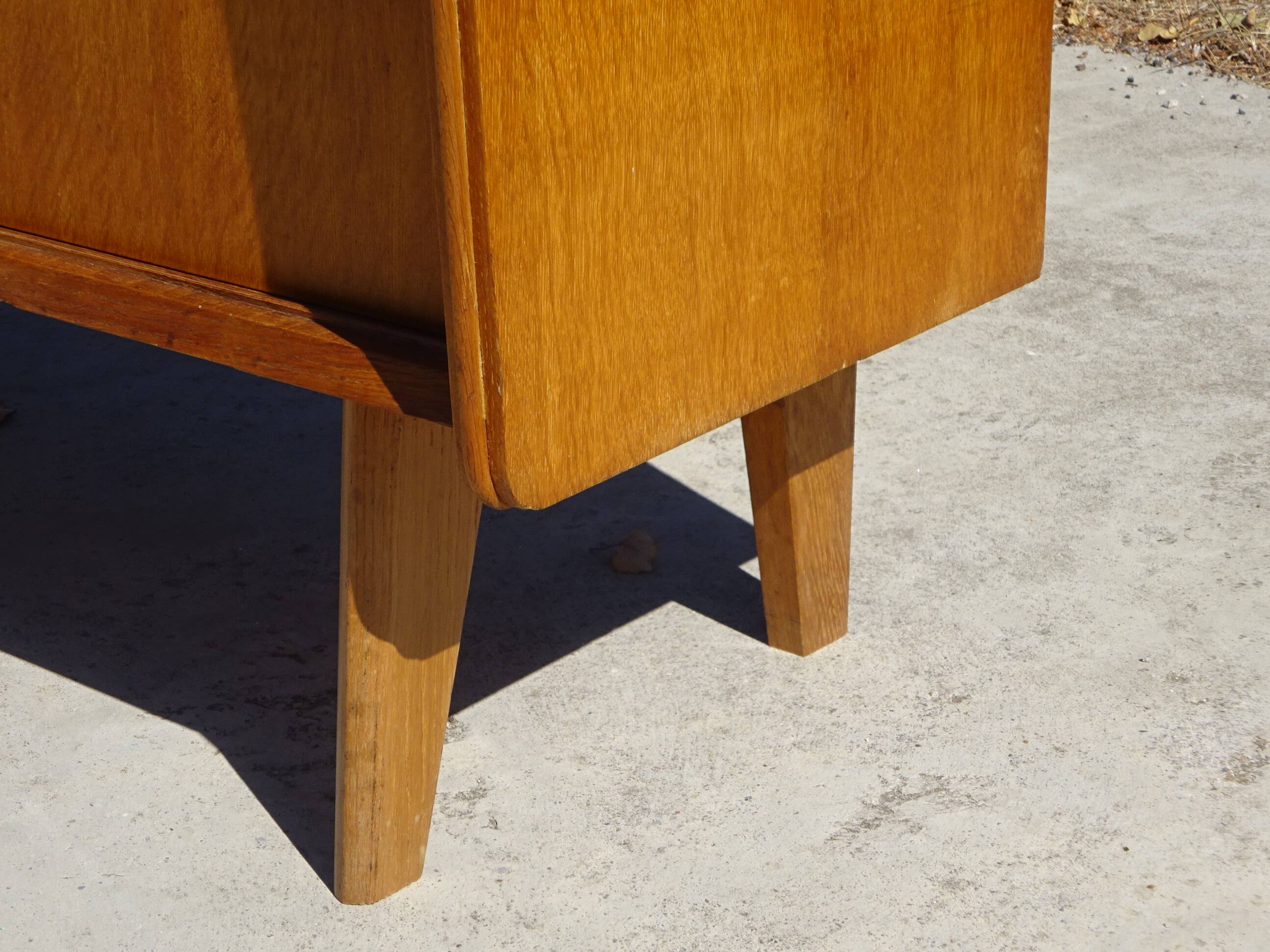 Enfilade vintage aux pieds compas par SAM