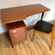 Bureau et chaise en bois