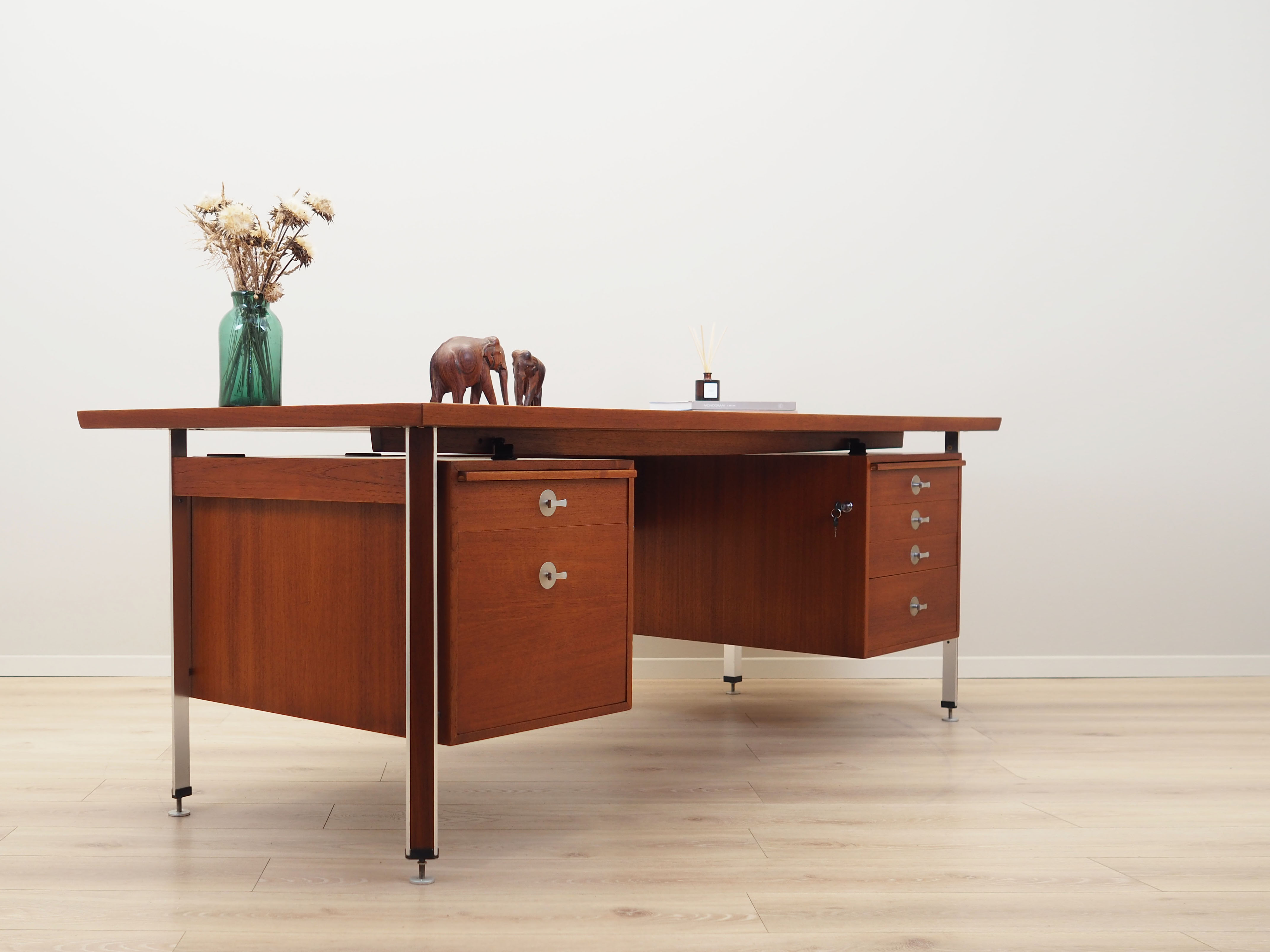 Teak desk, Danish design, 1970s, designer Finn Juhl, manufacturer France & Son